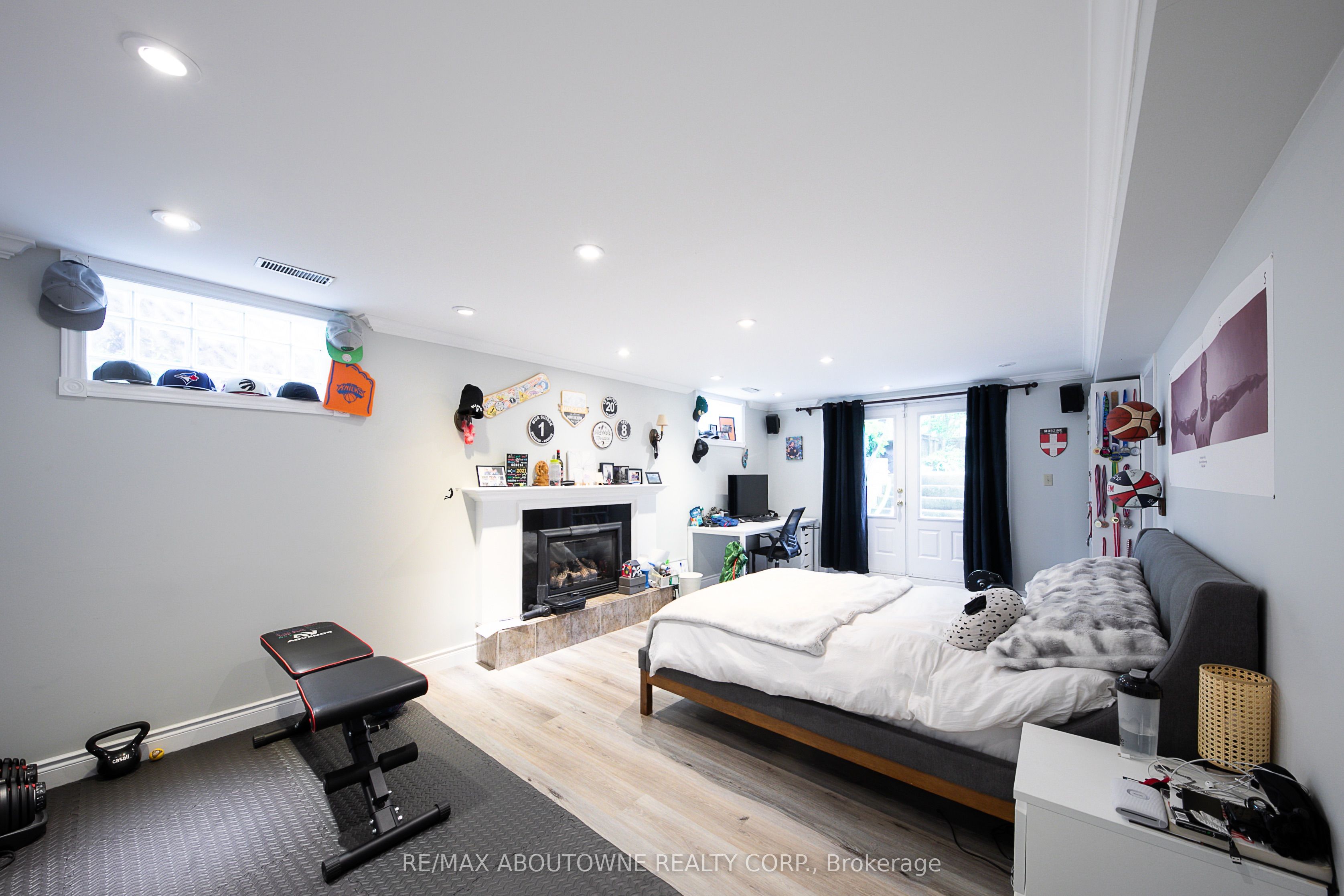 1290 Braeside Drive, Oakville ‣ W13791354 1290 Braeside Drive, Oakville ‣ W13791354