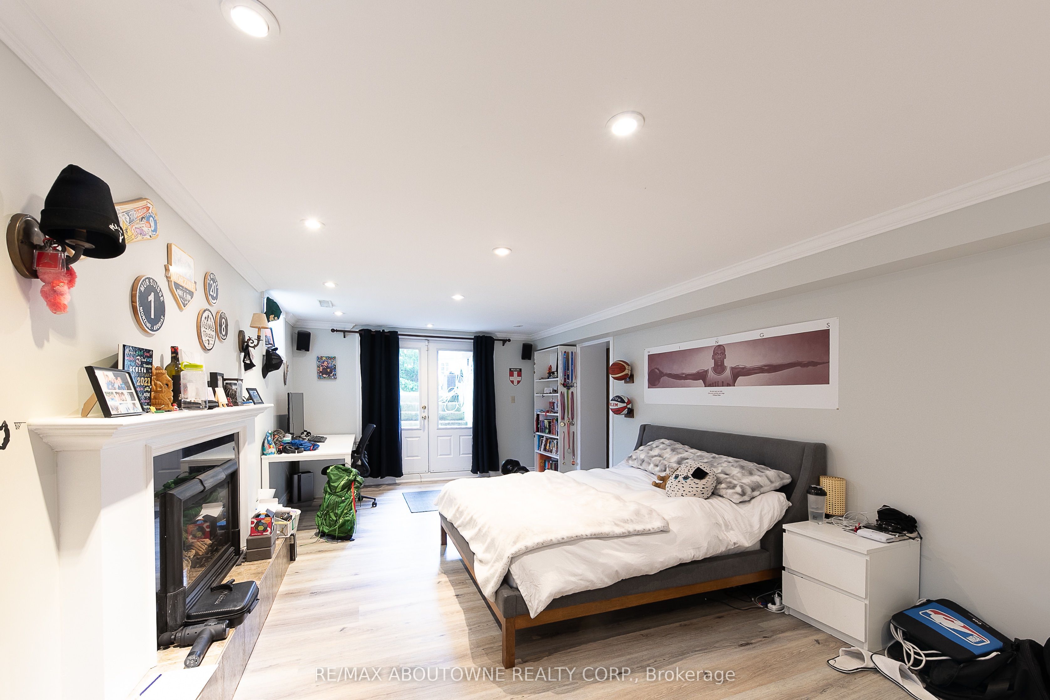 1290 Braeside Drive, Oakville ‣ W13791354 1290 Braeside Drive, Oakville ‣ W13791354