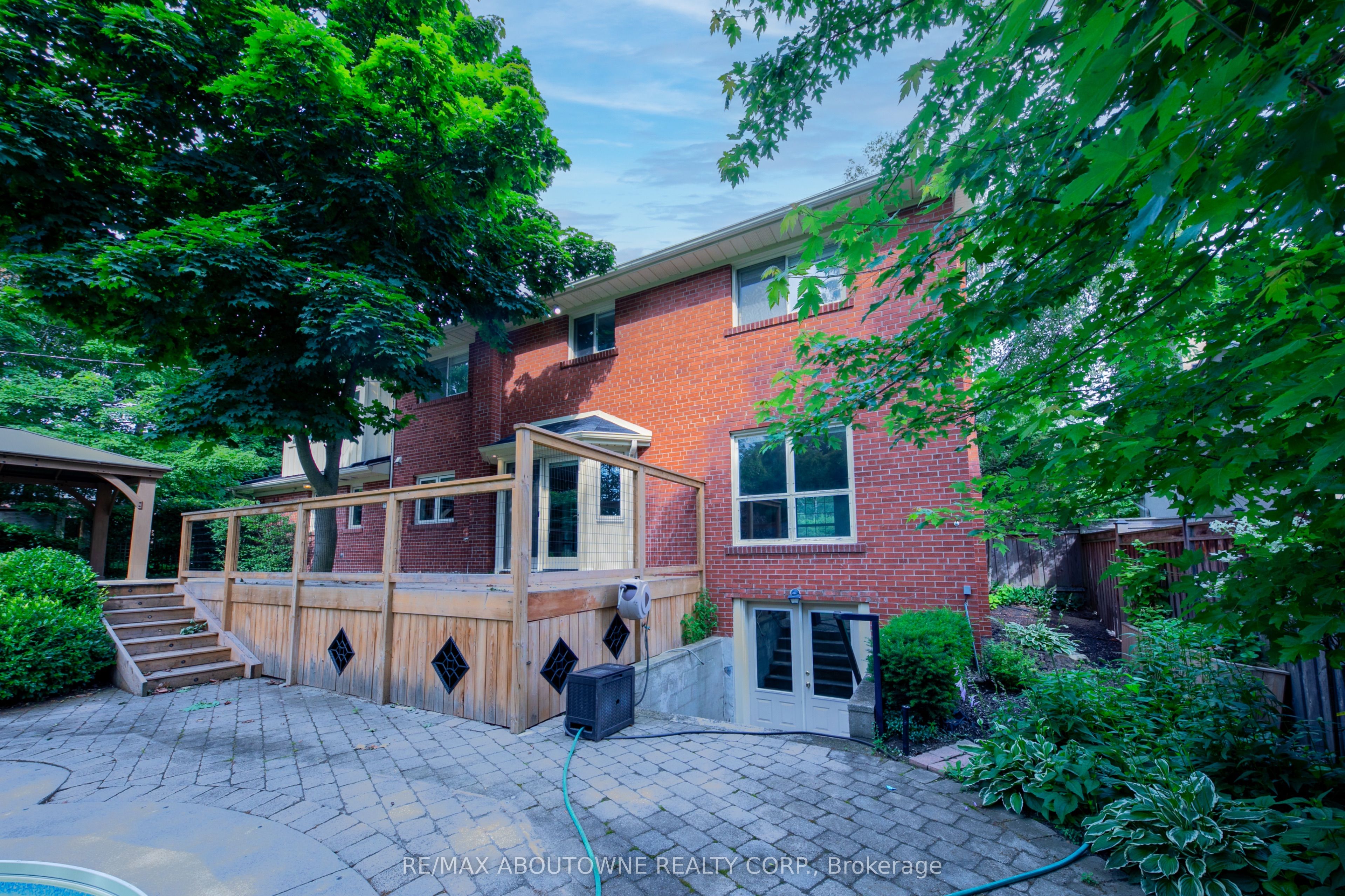 1290 Braeside Drive, Oakville ‣ W13791354 1290 Braeside Drive, Oakville ‣ W13791354