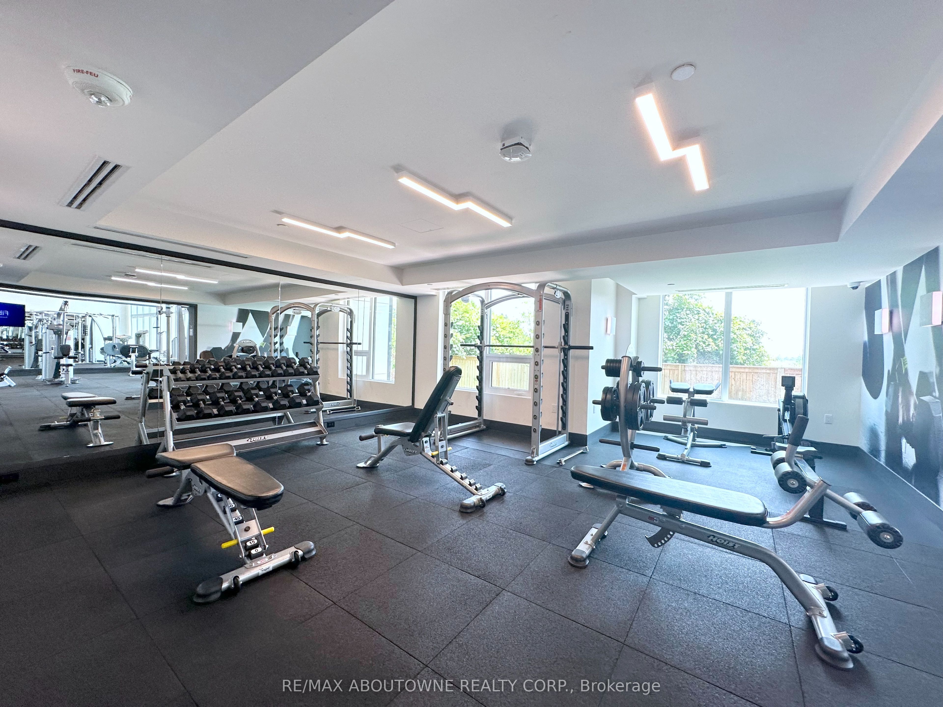 319 – 2333 Taunton Road, Oakville ‣ W13795174 319 – 2333 Taunton Road, Oakville ‣ W13795174
