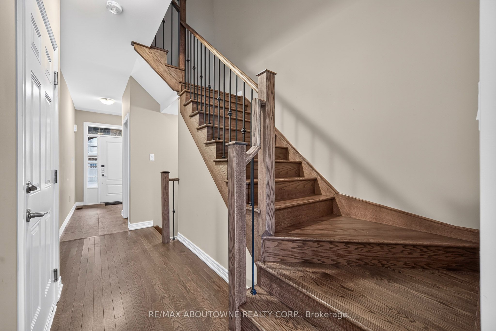 3289 Mockingbird Common, Oakville ‣ W13796290 3289 Mockingbird Common, Oakville ‣ W13796290