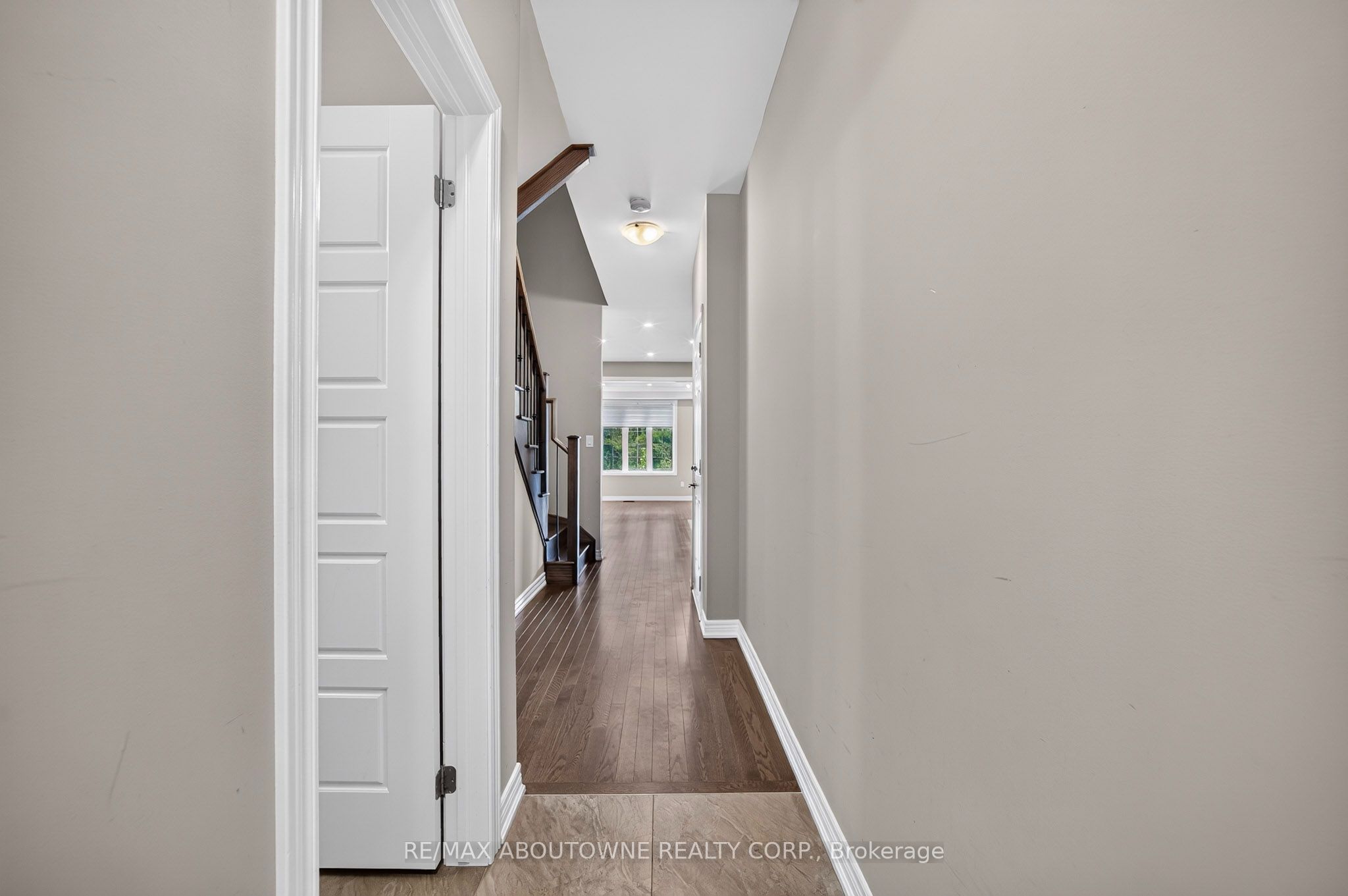 3289 Mockingbird Common, Oakville ‣ W13796290 3289 Mockingbird Common, Oakville ‣ W13796290