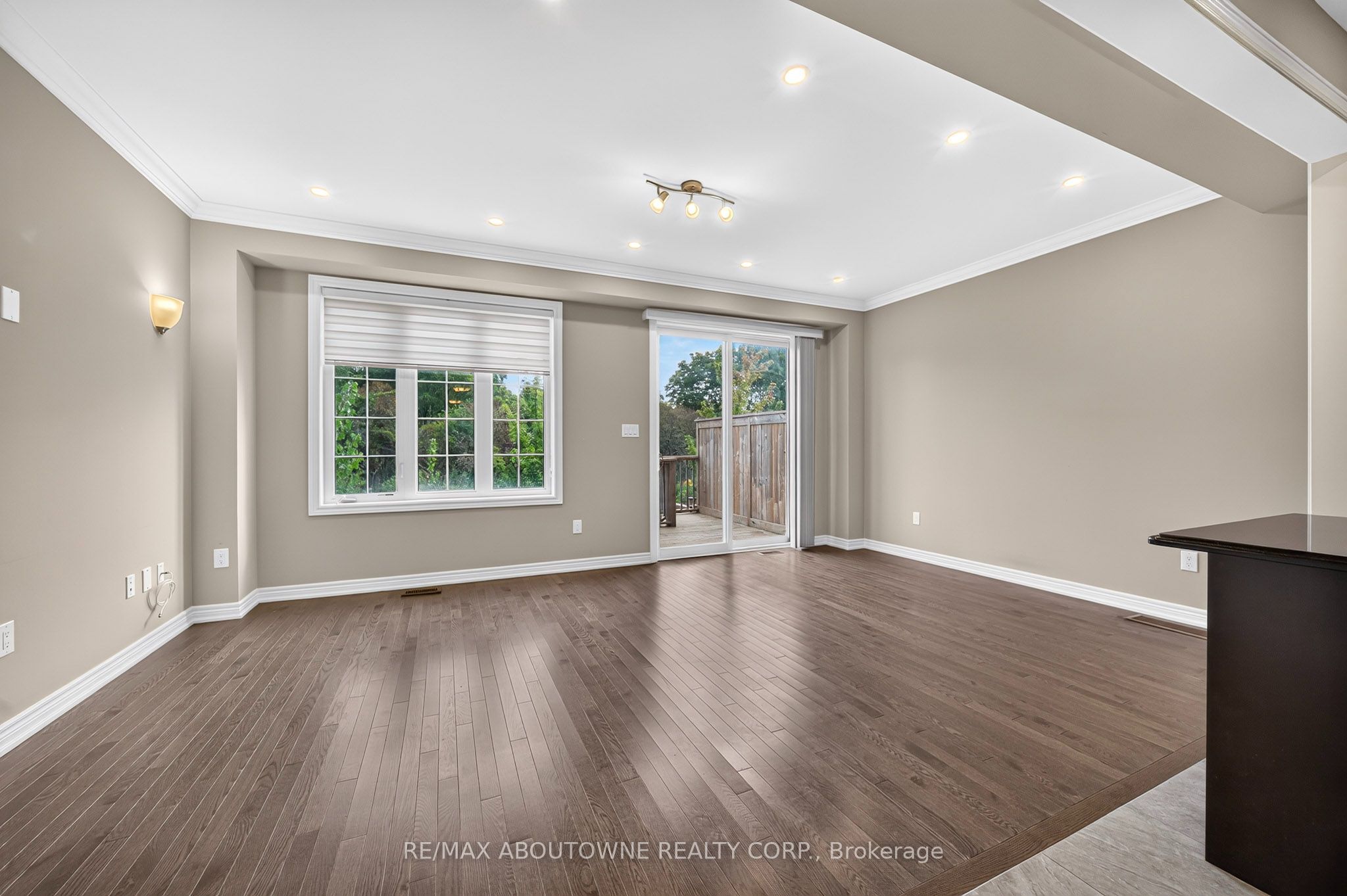 3289 Mockingbird Common, Oakville ‣ W13796290 3289 Mockingbird Common, Oakville ‣ W13796290