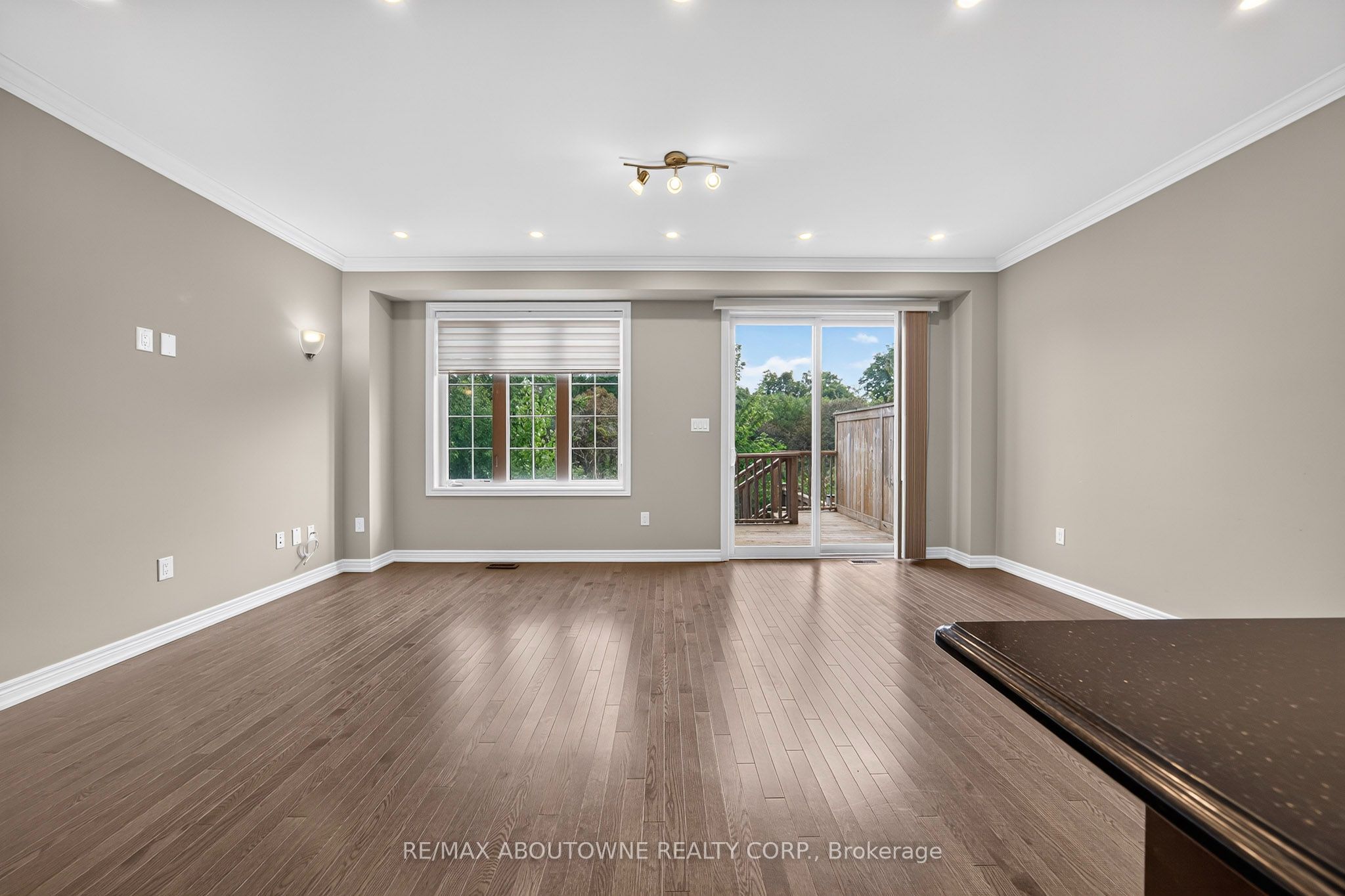 3289 Mockingbird Common, Oakville ‣ W13796290 3289 Mockingbird Common, Oakville ‣ W13796290