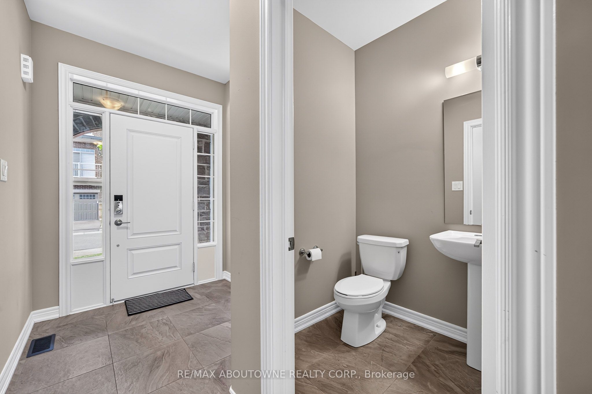 3289 Mockingbird Common, Oakville ‣ W13796290 3289 Mockingbird Common, Oakville ‣ W13796290