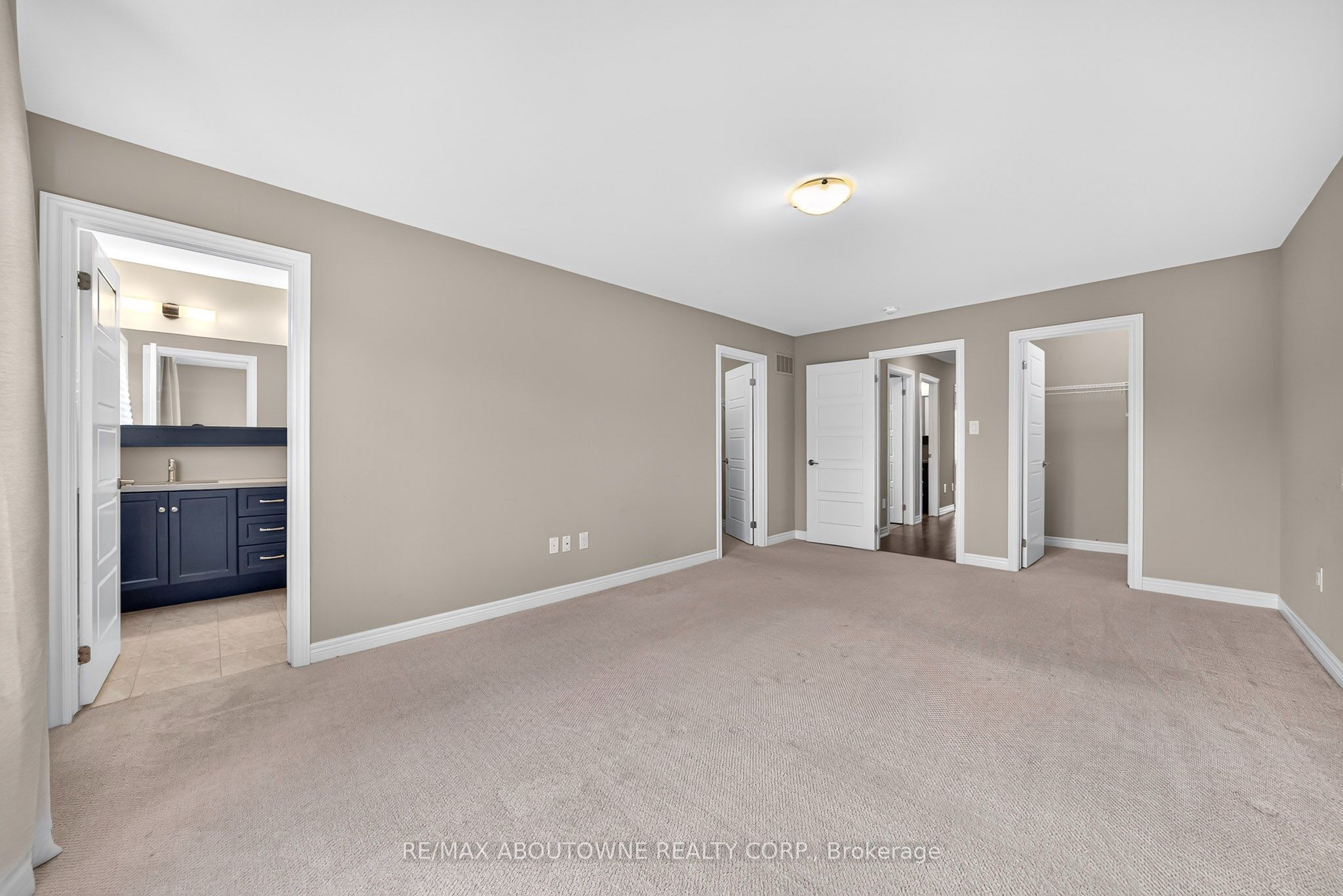 3289 Mockingbird Common, Oakville ‣ W13796290 3289 Mockingbird Common, Oakville ‣ W13796290