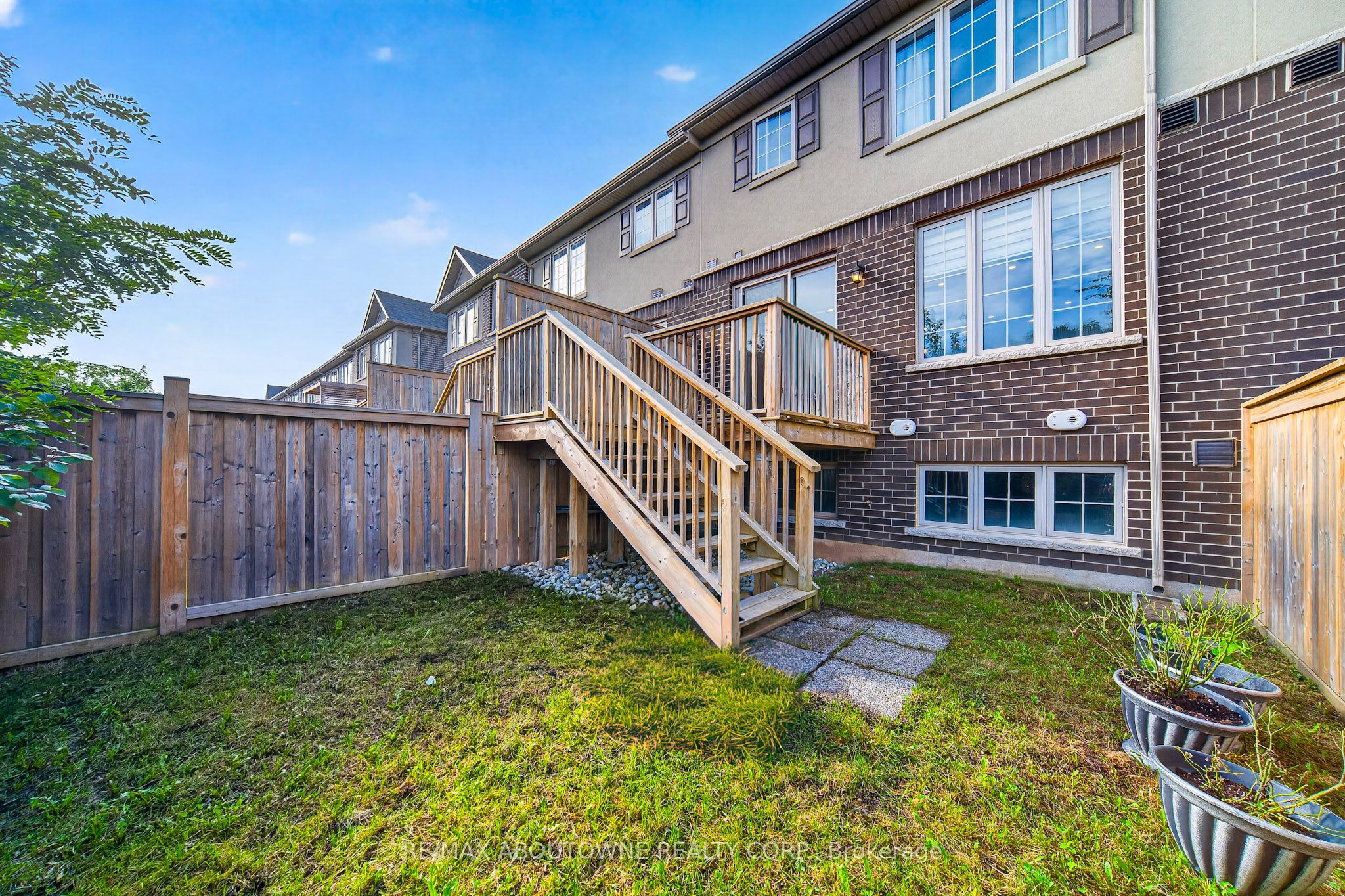 3289 Mockingbird Common, Oakville ‣ W13796290 3289 Mockingbird Common, Oakville ‣ W13796290