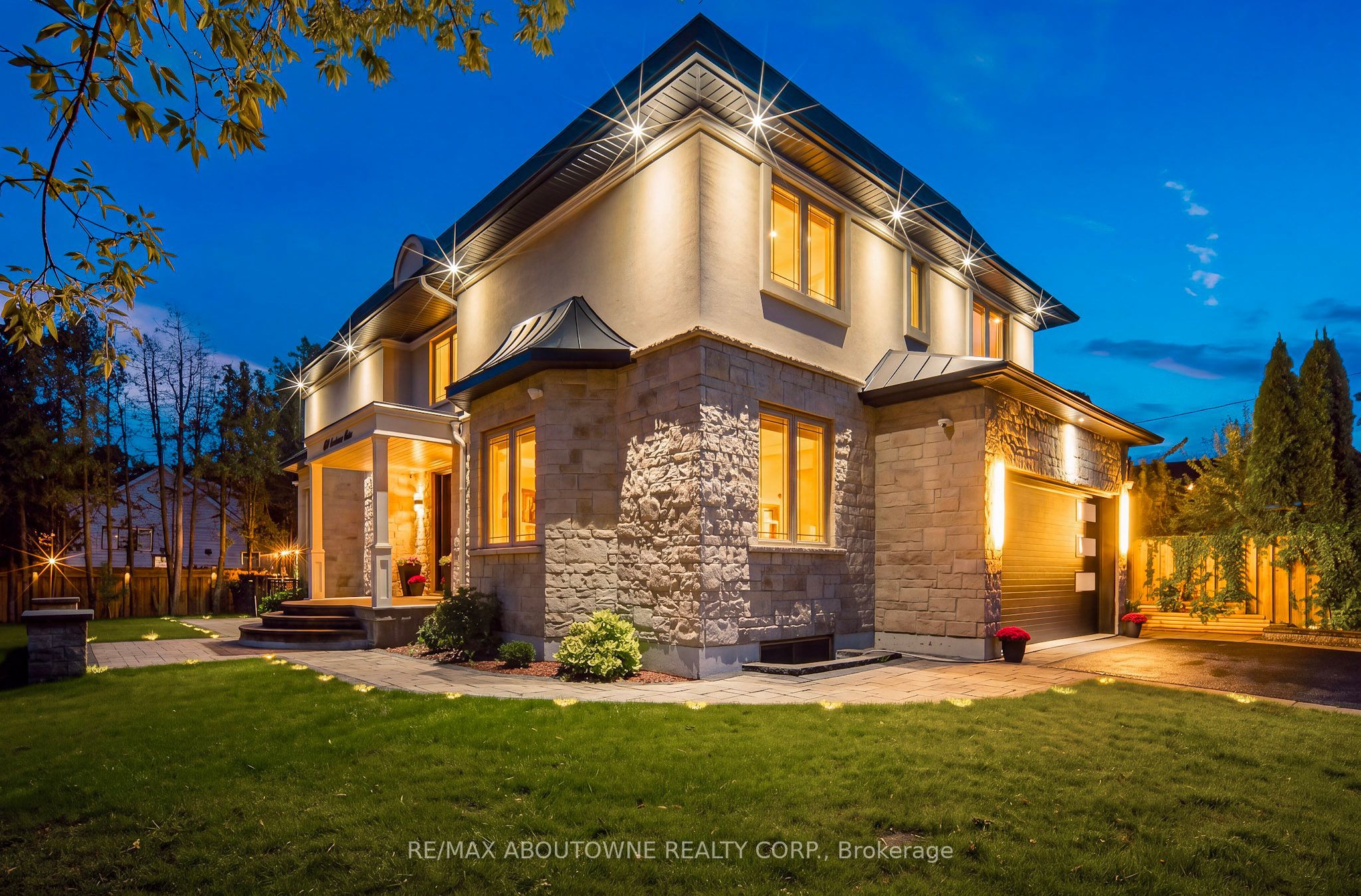 408 Seabourne Drive, Oakville