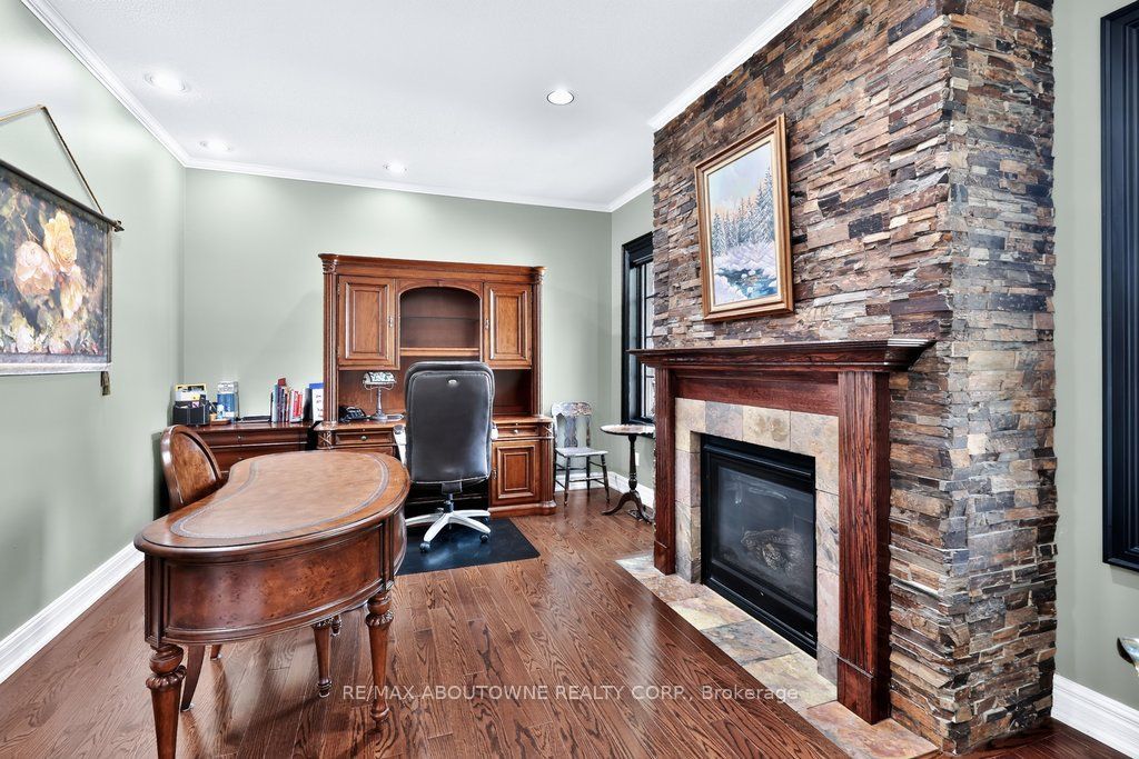 324 Oakridge Court, Oakville ‣ W13802078 324 Oakridge Court, Oakville ‣ W13802078