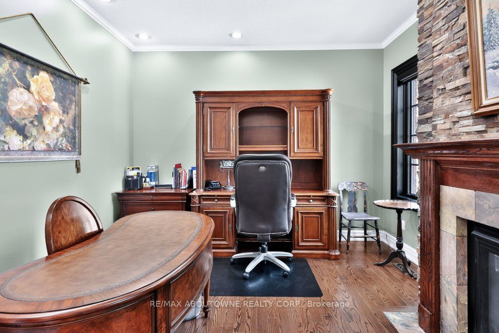 324 Oakridge Court, Oakville ‣ W13802078 324 Oakridge Court, Oakville ‣ W13802078