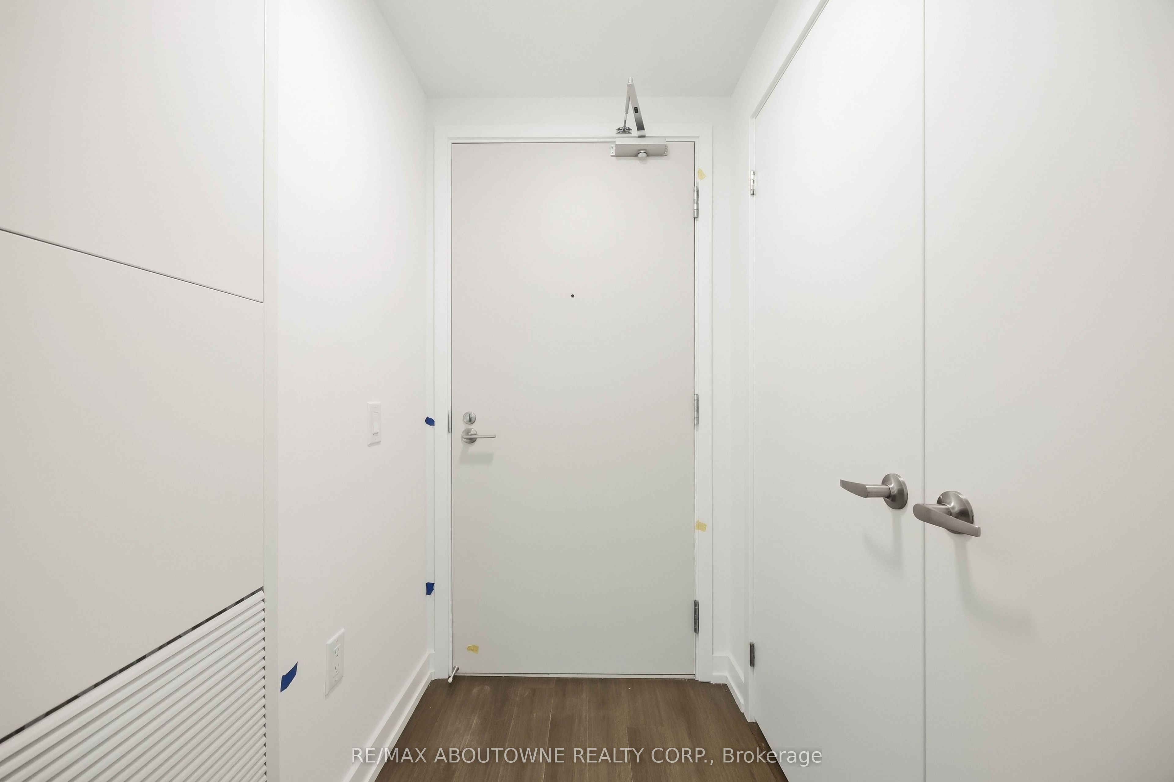 05 – 4010 EGLINTON Avenue, Toronto W09 ‣ W13802994 05 – 4010 EGLINTON Avenue, Toronto W09 ‣ W13802994