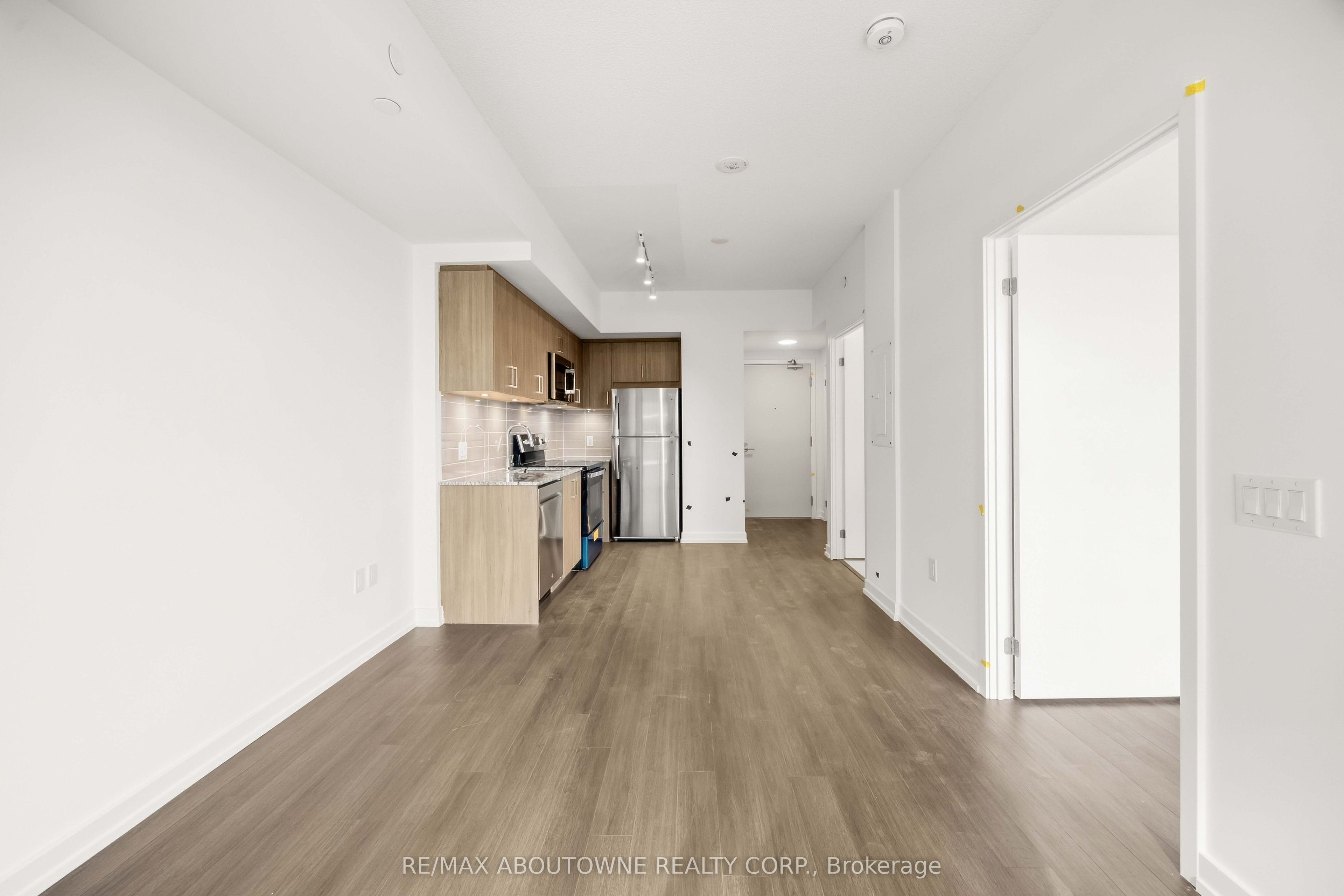 05 – 4010 EGLINTON Avenue, Toronto W09 ‣ W13802994 05 – 4010 EGLINTON Avenue, Toronto W09 ‣ W13802994