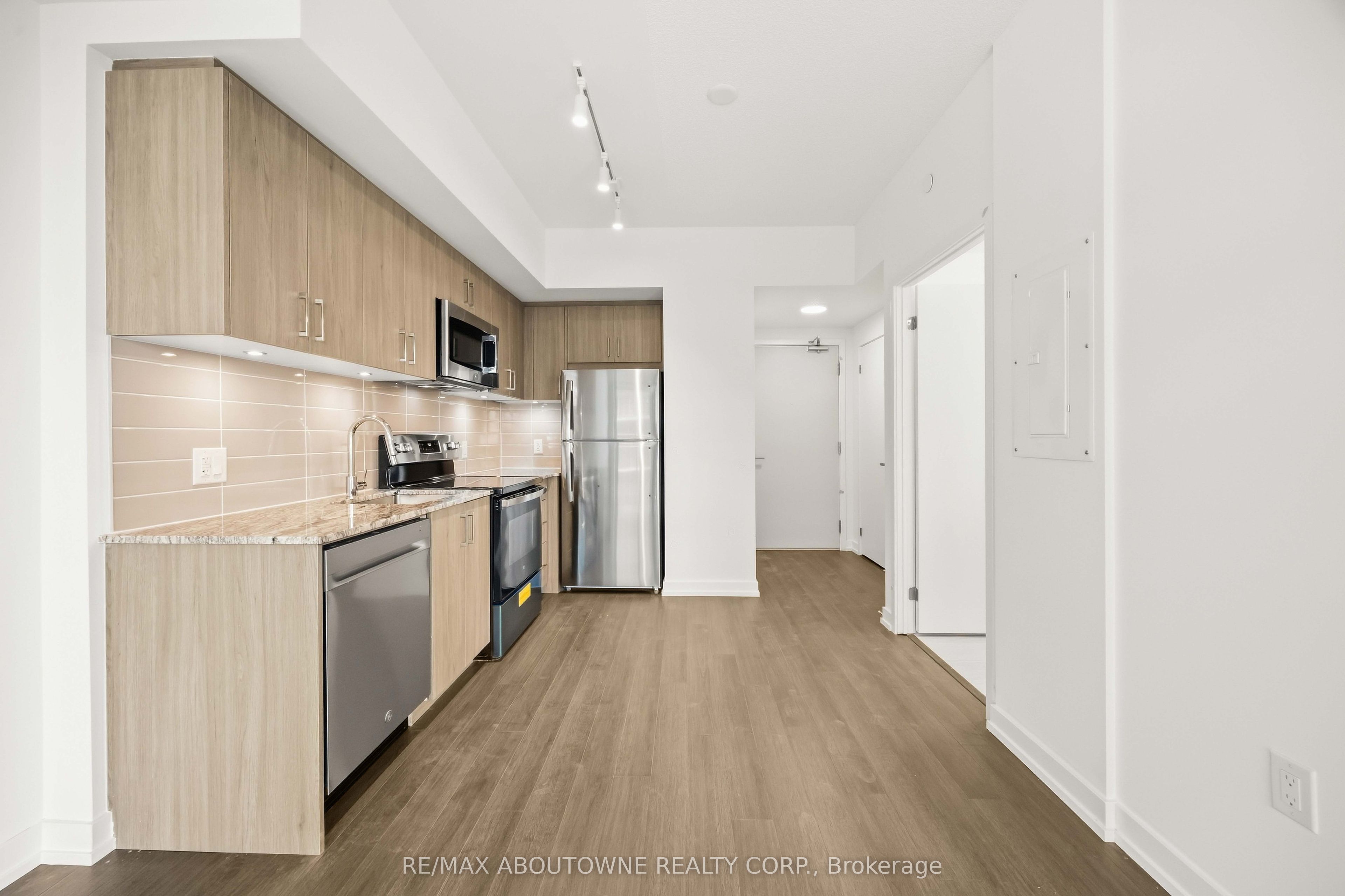 05 – 4010 EGLINTON Avenue, Toronto W09 ‣ W13802994 05 – 4010 EGLINTON Avenue, Toronto W09 ‣ W13802994