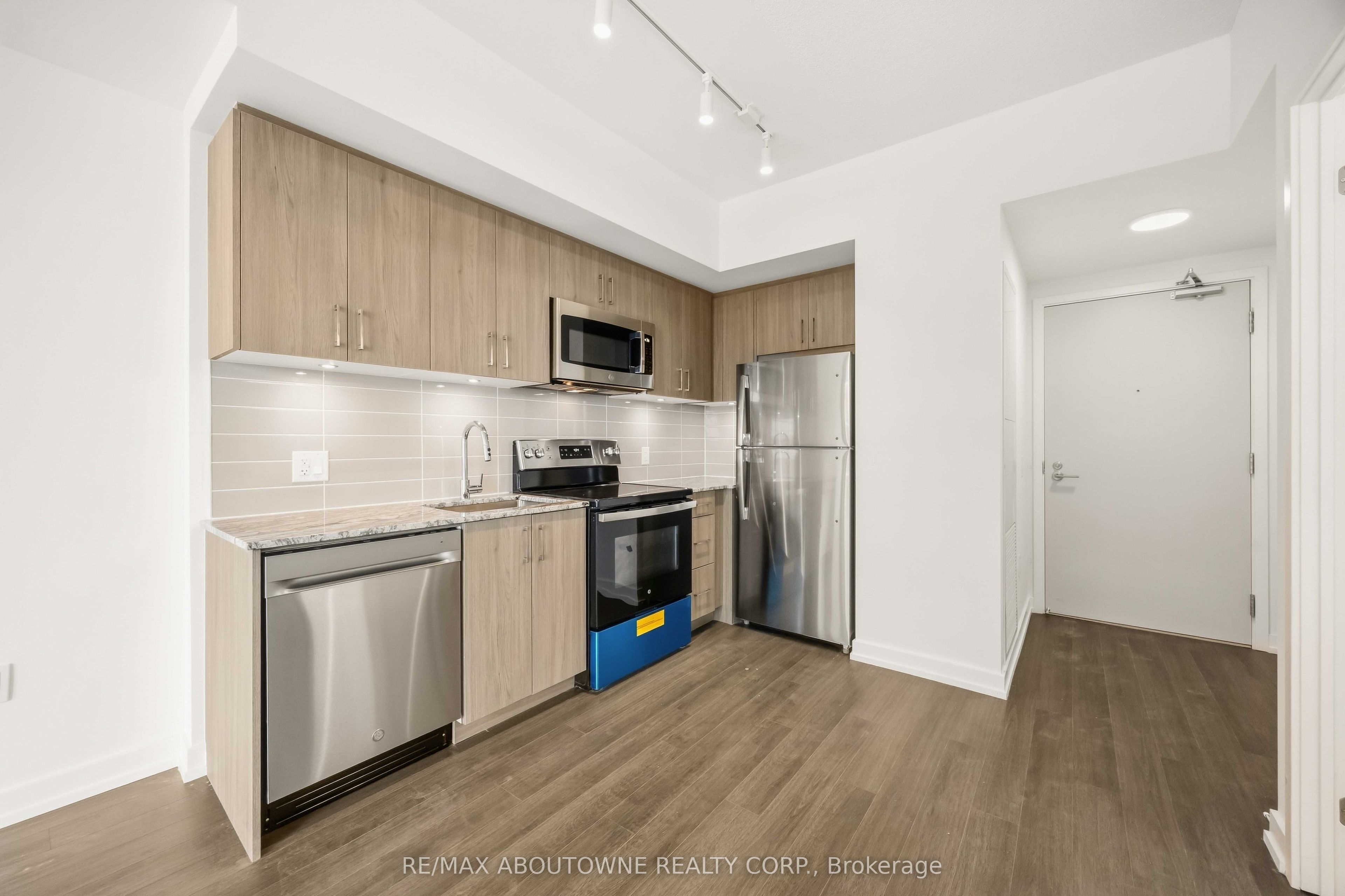 05 – 4010 EGLINTON Avenue, Toronto W09 ‣ W13802994 05 – 4010 EGLINTON Avenue, Toronto W09 ‣ W13802994