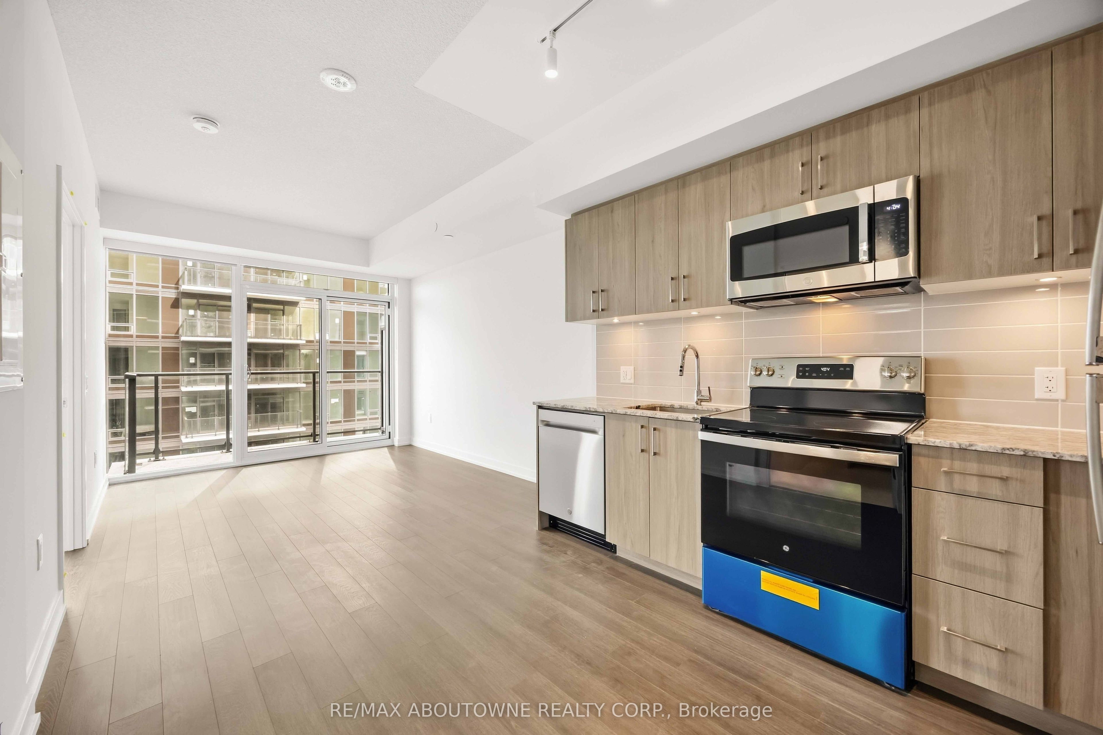 05 – 4010 EGLINTON Avenue, Toronto W09 ‣ W13802994 05 – 4010 EGLINTON Avenue, Toronto W09 ‣ W13802994