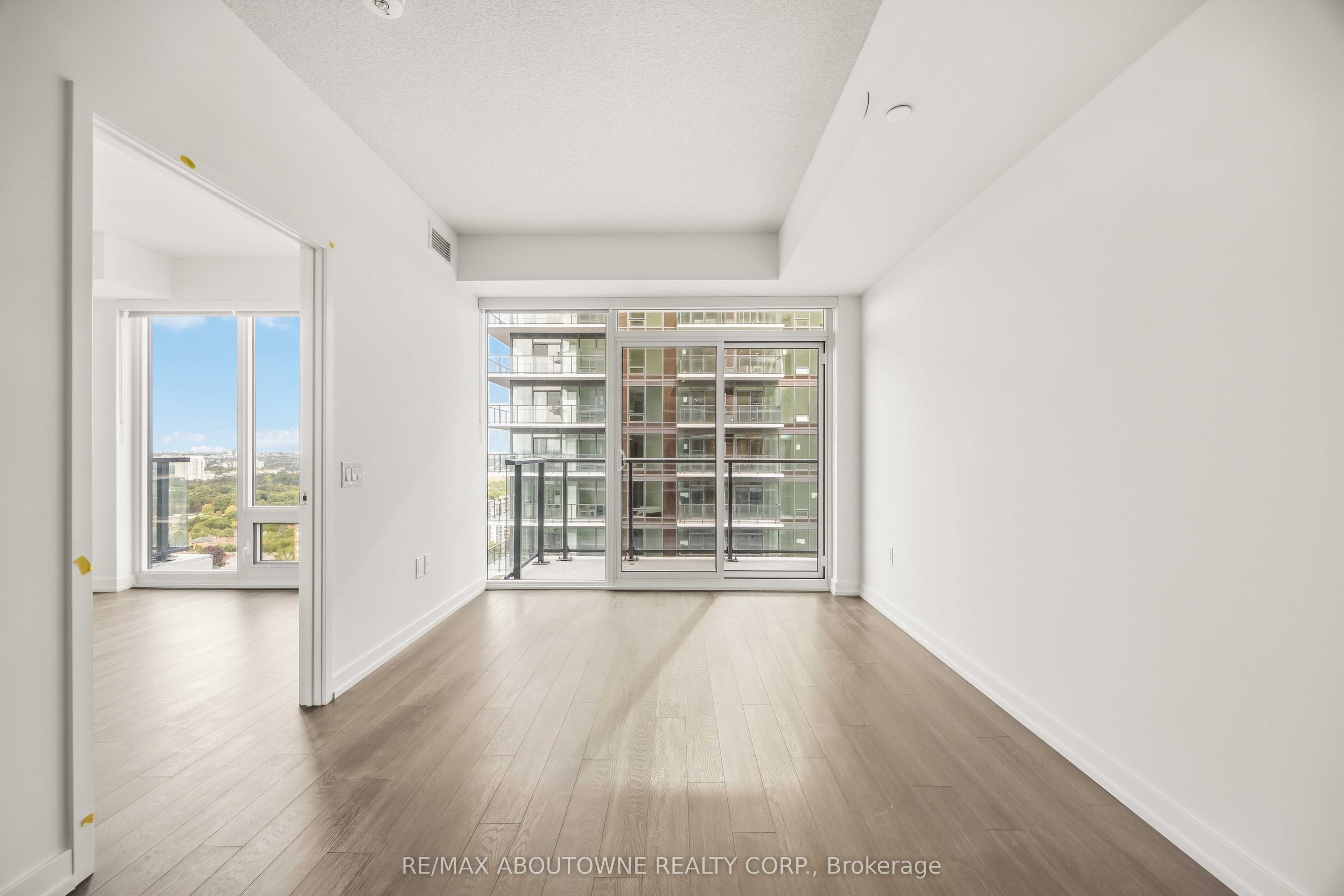 05 – 4010 EGLINTON Avenue, Toronto W09 ‣ W13802994 05 – 4010 EGLINTON Avenue, Toronto W09 ‣ W13802994