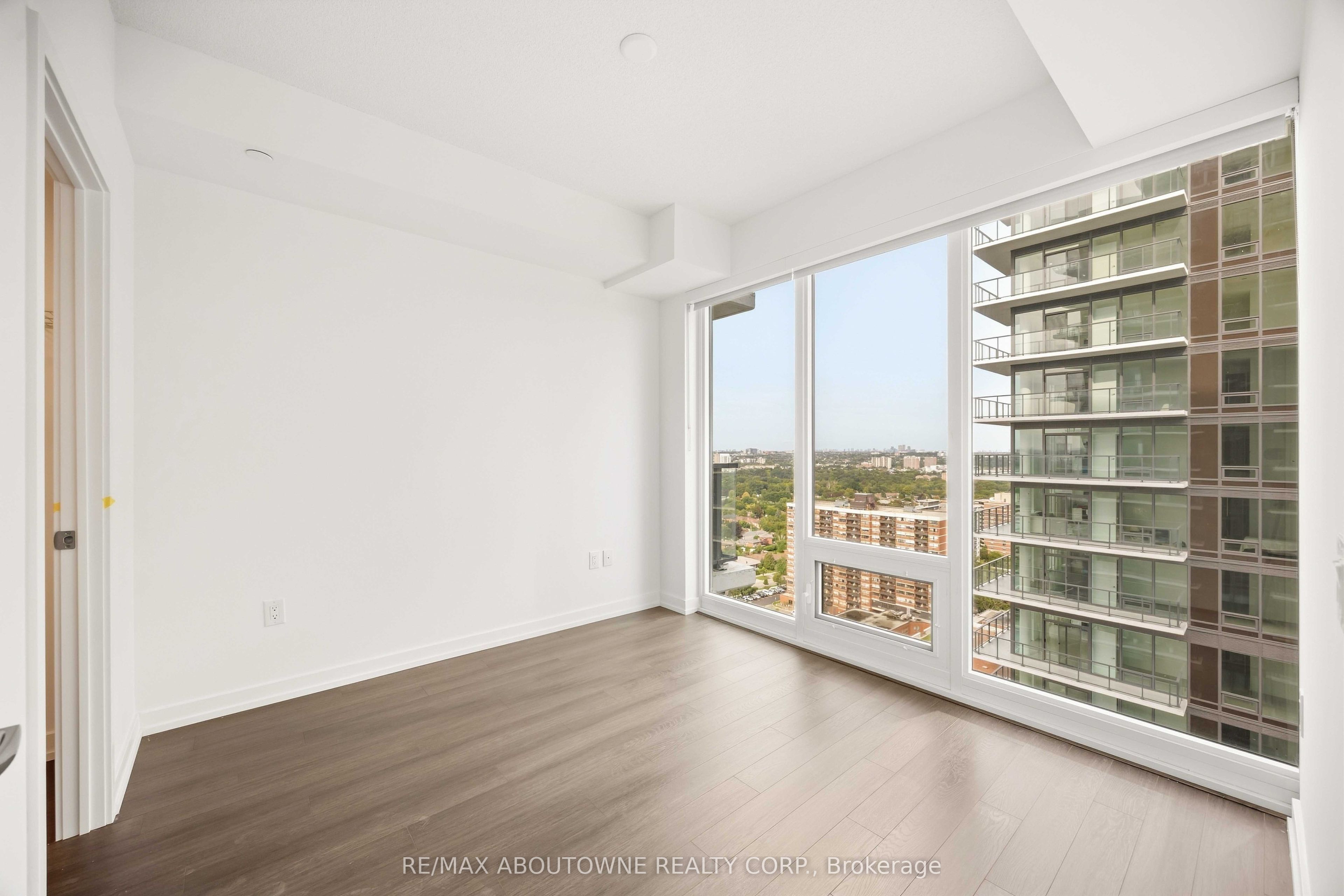 05 – 4010 EGLINTON Avenue, Toronto W09 ‣ W13802994 05 – 4010 EGLINTON Avenue, Toronto W09 ‣ W13802994