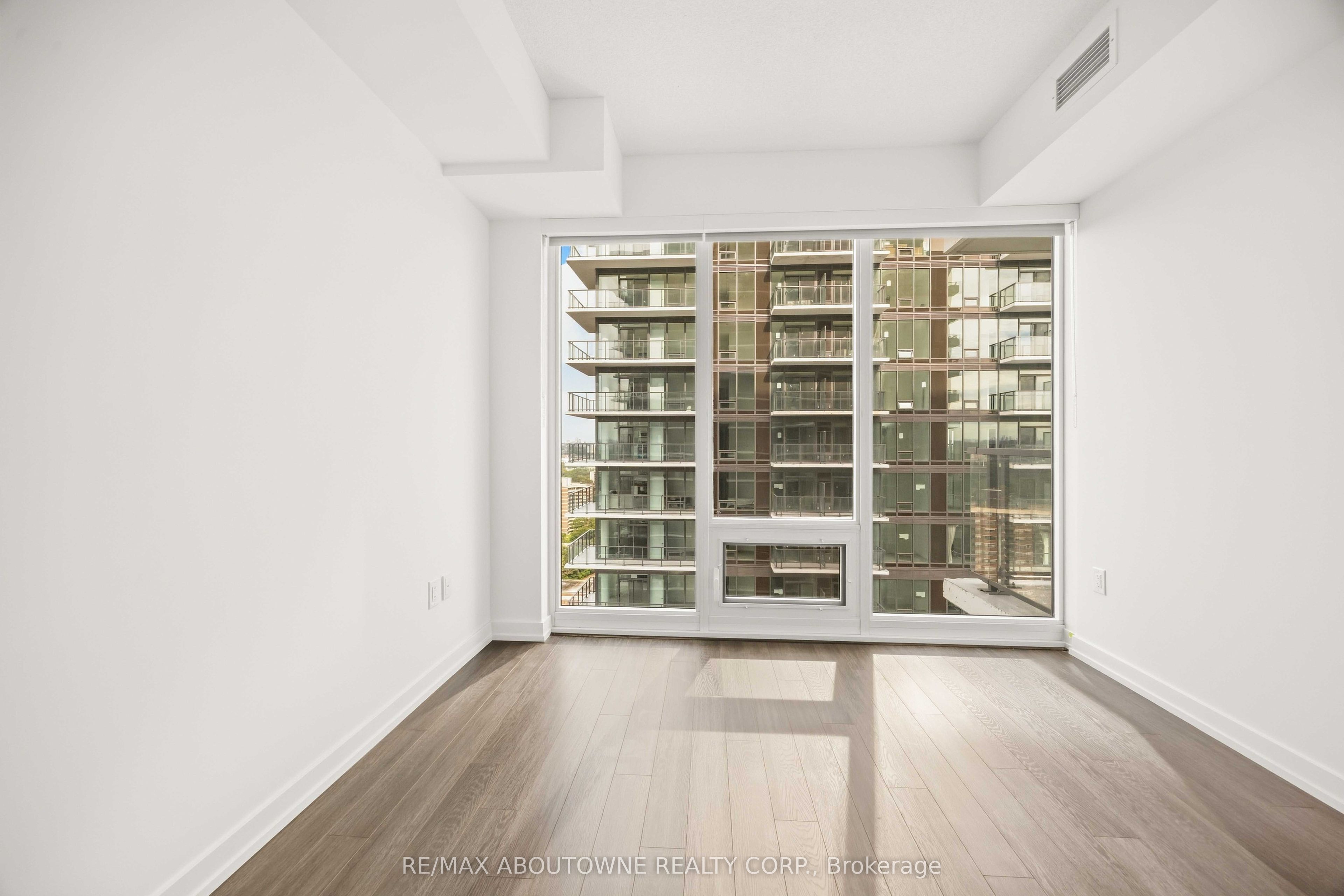 05 – 4010 EGLINTON Avenue, Toronto W09 ‣ W13802994 05 – 4010 EGLINTON Avenue, Toronto W09 ‣ W13802994