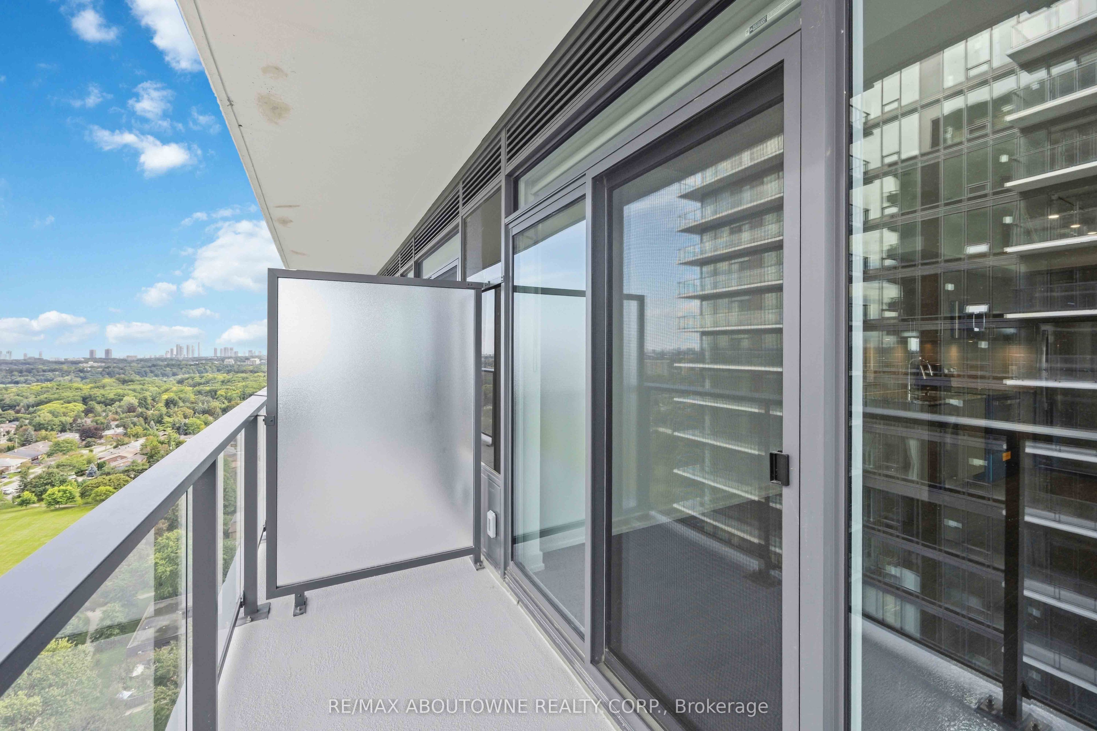 05 – 4010 EGLINTON Avenue, Toronto W09 ‣ W13802994 05 – 4010 EGLINTON Avenue, Toronto W09 ‣ W13802994