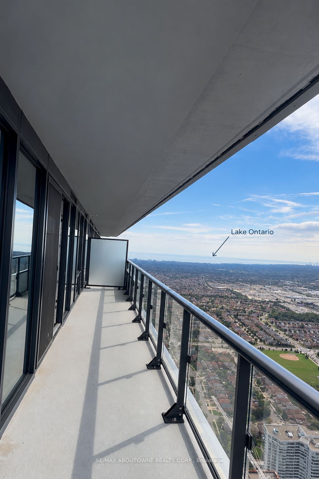 7402 – 448 Burnhamthorpe Road, Mississauga
