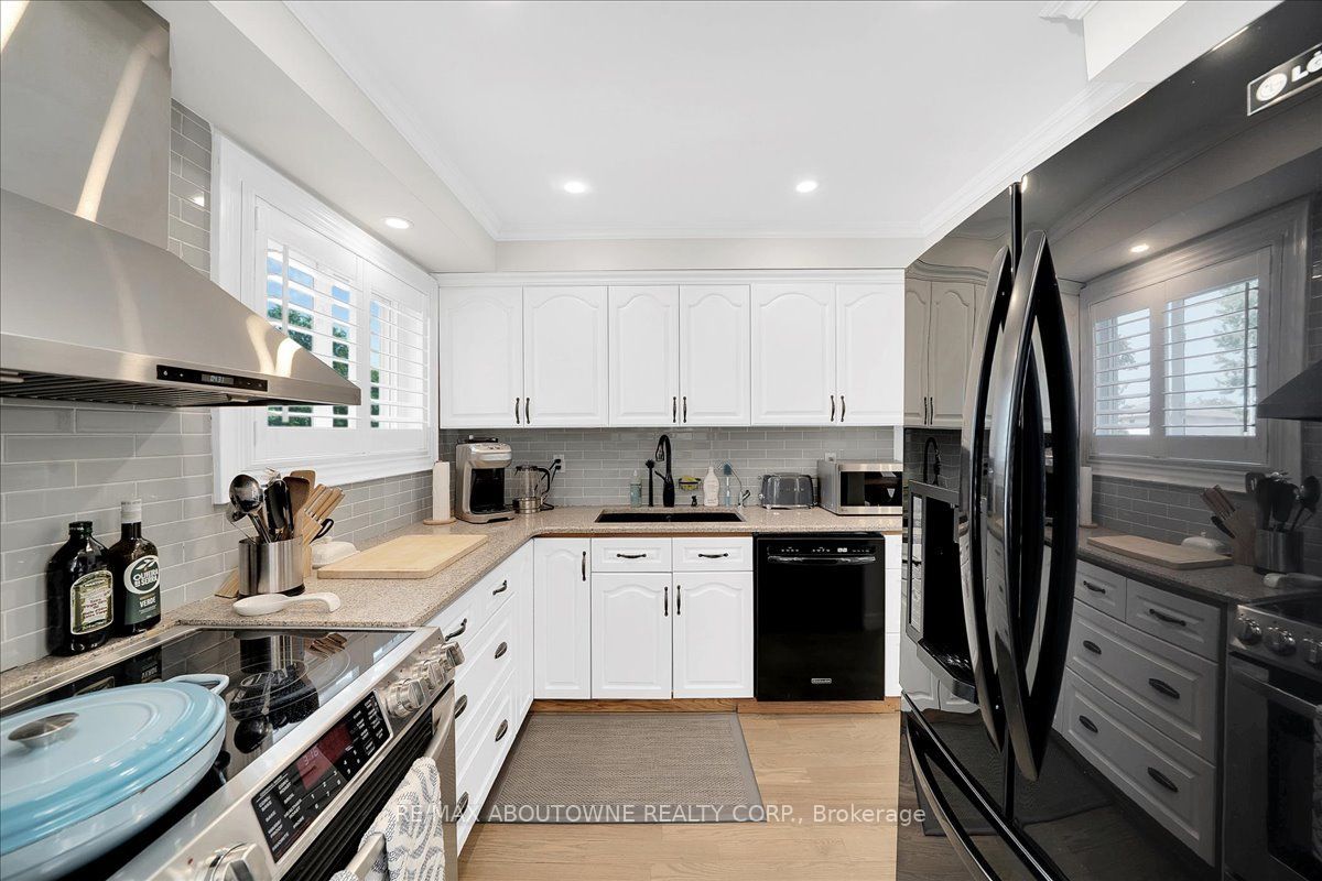 2736 Council Ring Road, Mississauga ‣ W13808678 2736 Council Ring Road, Mississauga ‣ W13808678
