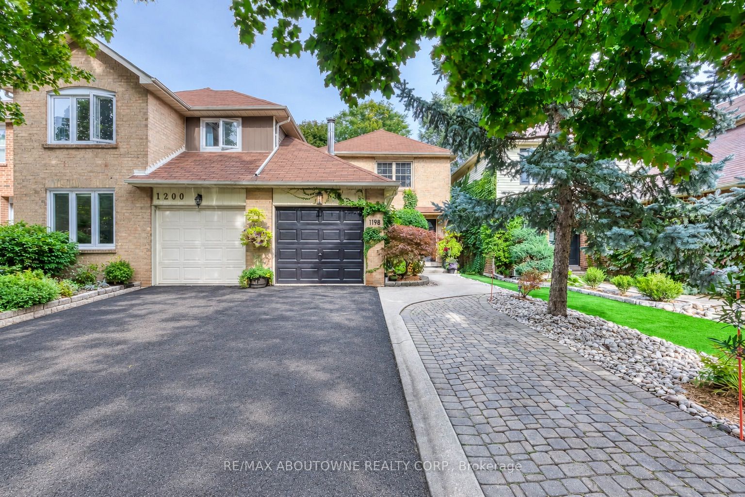 1198 Potters Wheel Crescent, Oakville