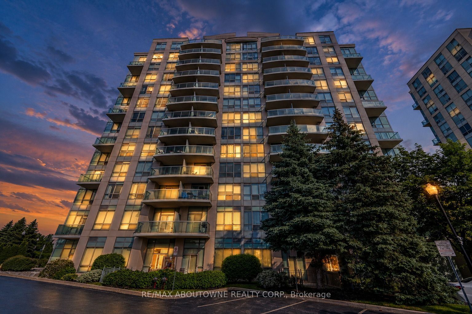 2 – 2585 Erin Centre Boulevard, Mississauga