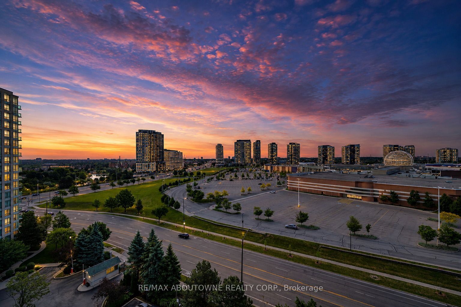 2 – 2585 Erin Centre Boulevard, Mississauga ‣ W13821150 2 – 2585 Erin Centre Boulevard, Mississauga ‣ W13821150