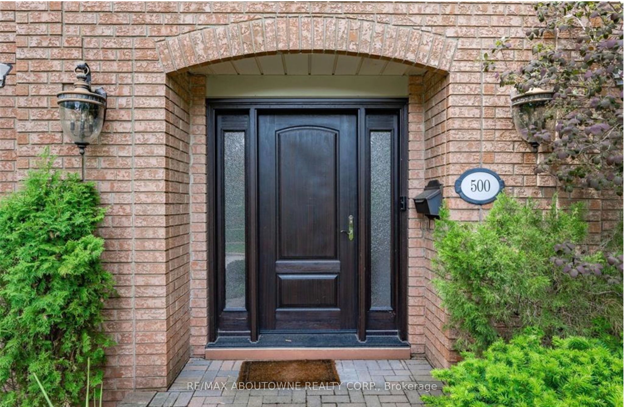 500 Blenheim Crescent, Oakville ‣ W13821154 500 Blenheim Crescent, Oakville ‣ W13821154