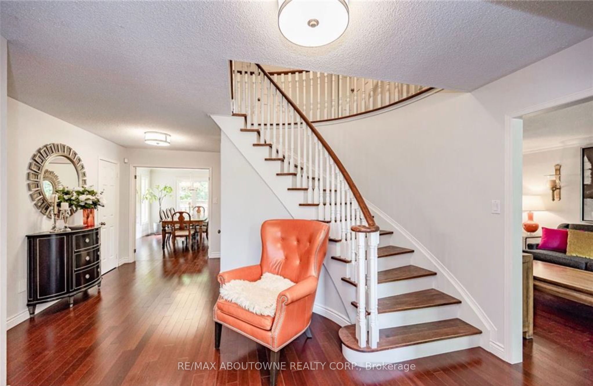 500 Blenheim Crescent, Oakville ‣ W13821154 500 Blenheim Crescent, Oakville ‣ W13821154