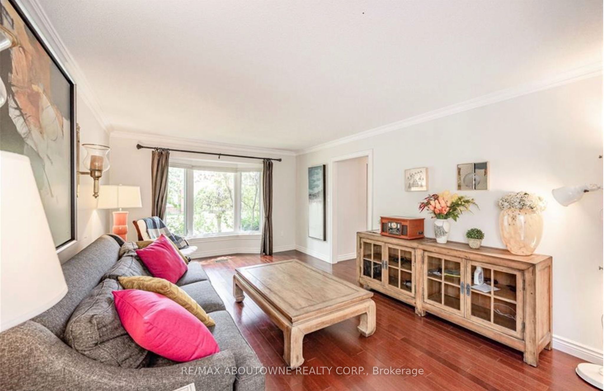 500 Blenheim Crescent, Oakville ‣ W13821154 500 Blenheim Crescent, Oakville ‣ W13821154