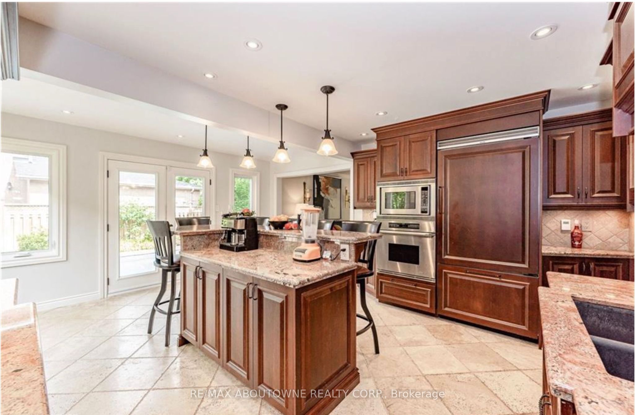 500 Blenheim Crescent, Oakville ‣ W13821154 500 Blenheim Crescent, Oakville ‣ W13821154