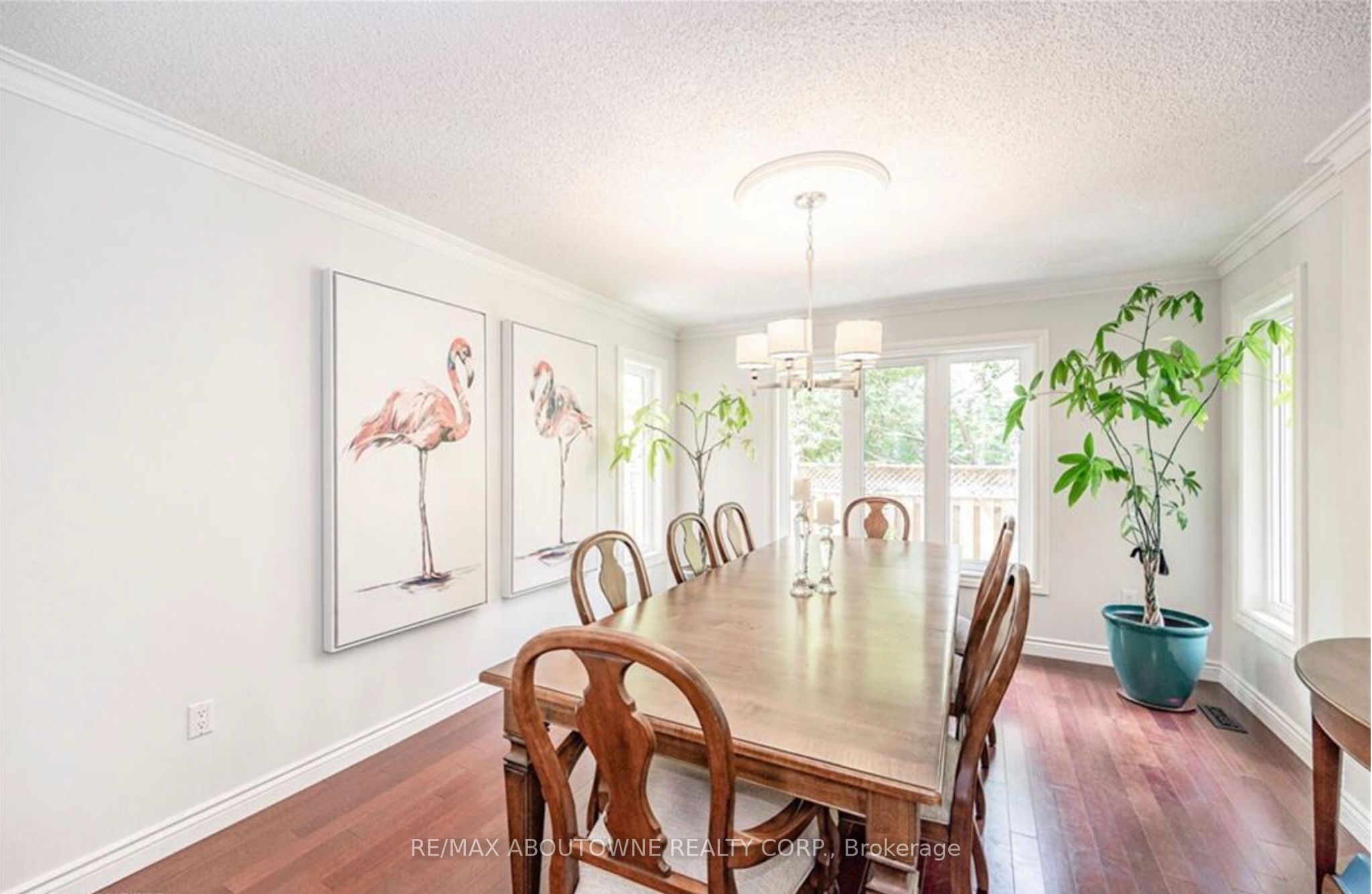 500 Blenheim Crescent, Oakville ‣ W13821154 500 Blenheim Crescent, Oakville ‣ W13821154