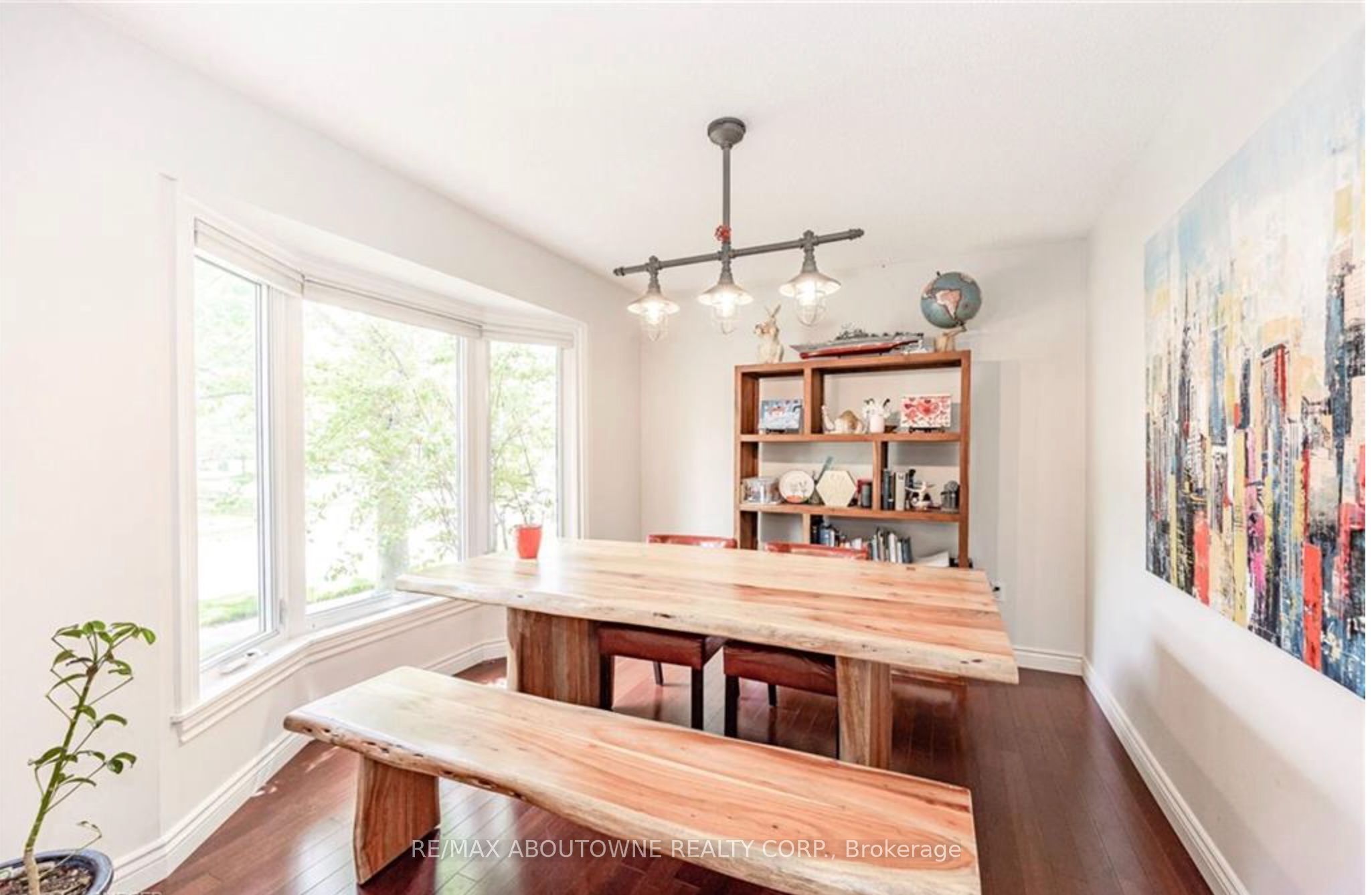 500 Blenheim Crescent, Oakville ‣ W13821154 500 Blenheim Crescent, Oakville ‣ W13821154