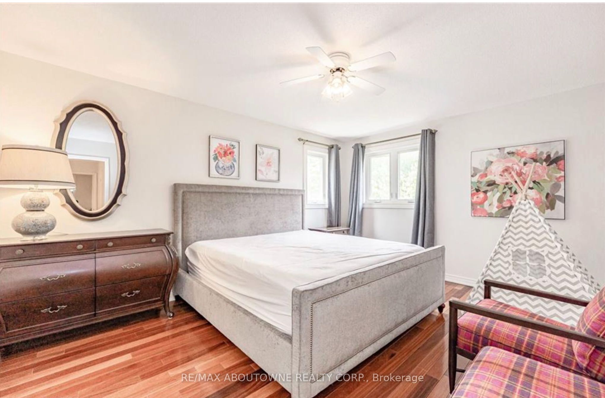 500 Blenheim Crescent, Oakville ‣ W13821154 500 Blenheim Crescent, Oakville ‣ W13821154