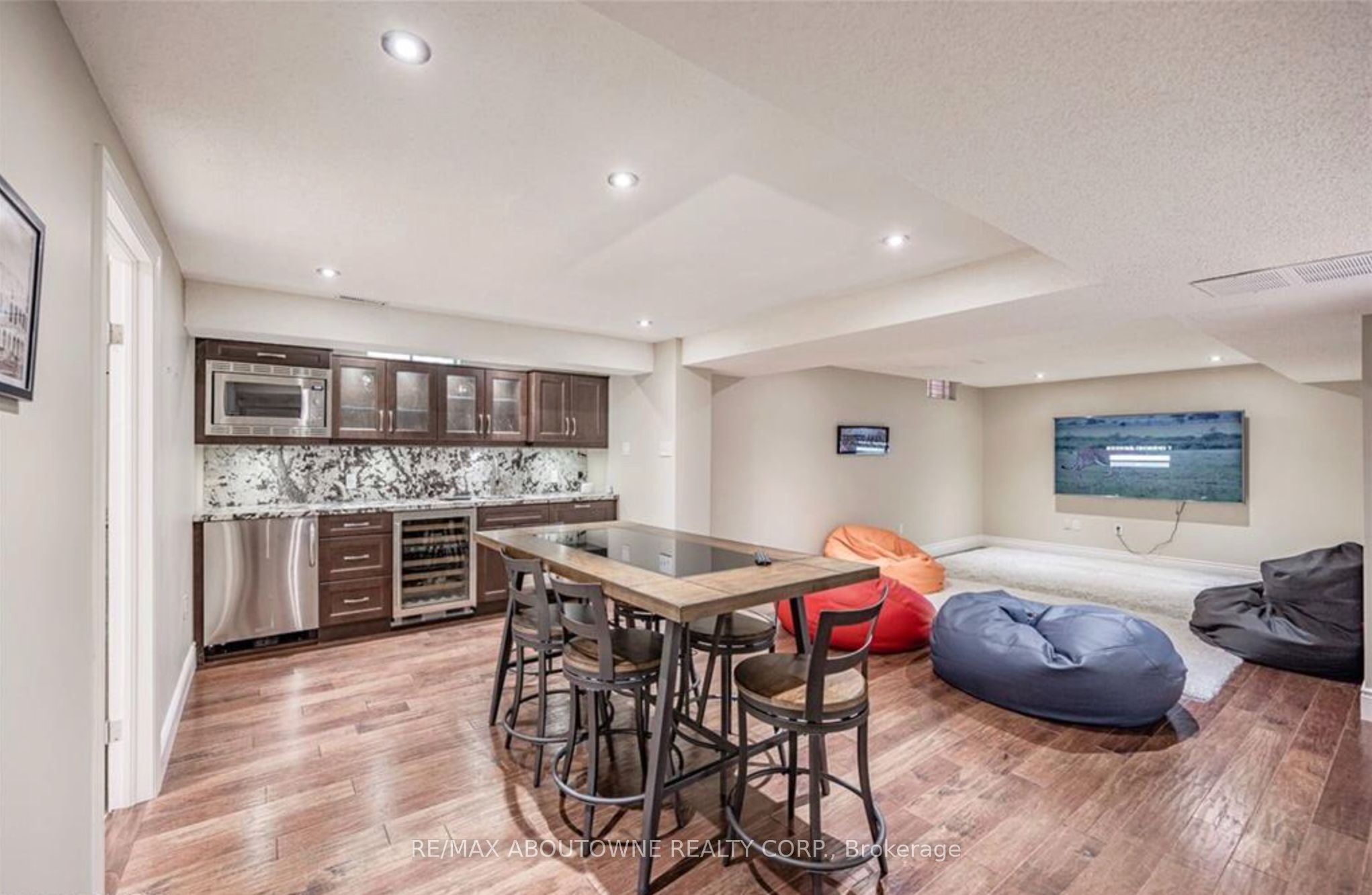 500 Blenheim Crescent, Oakville ‣ W13821154 500 Blenheim Crescent, Oakville ‣ W13821154
