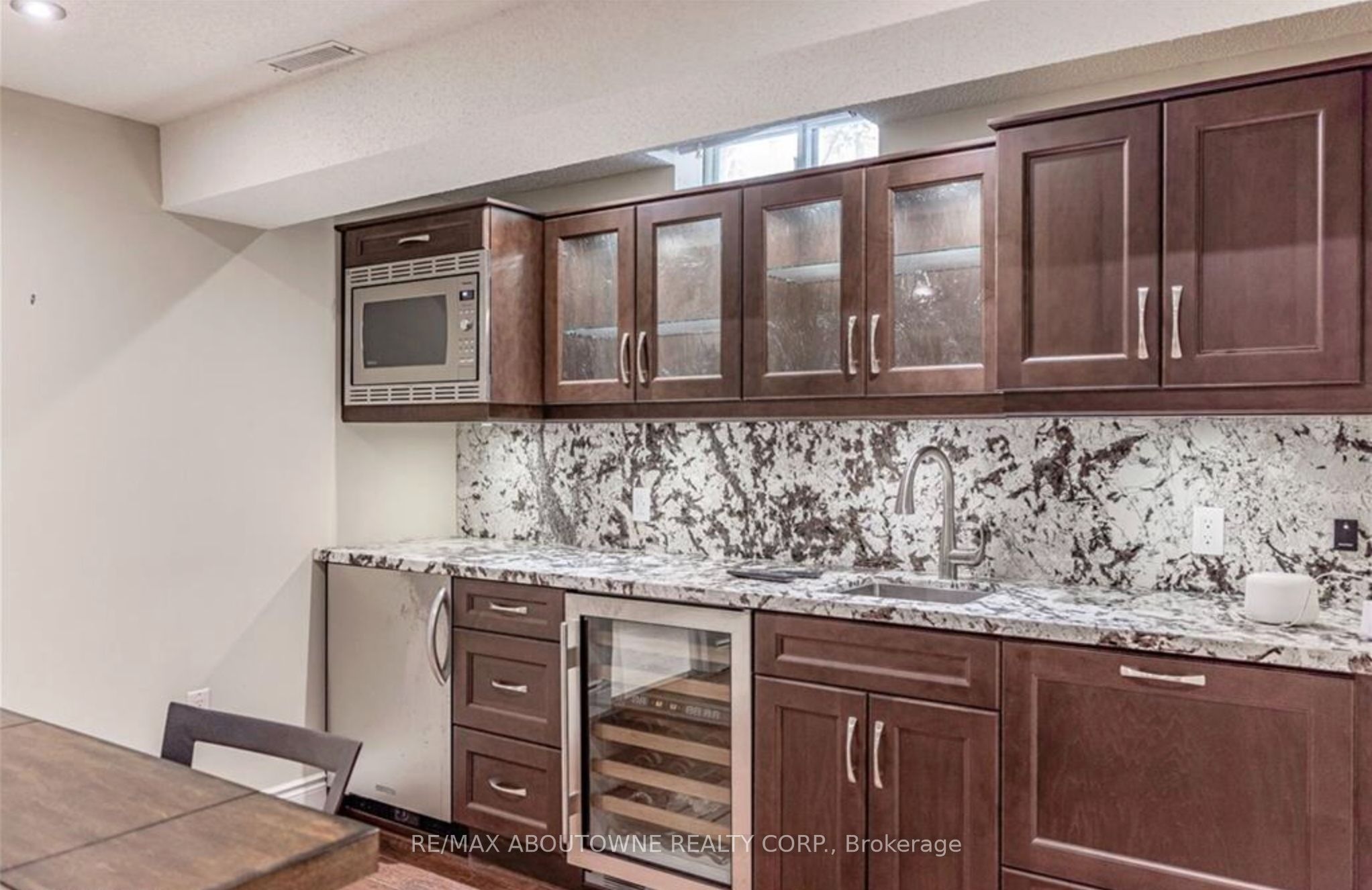 500 Blenheim Crescent, Oakville ‣ W13821154 500 Blenheim Crescent, Oakville ‣ W13821154