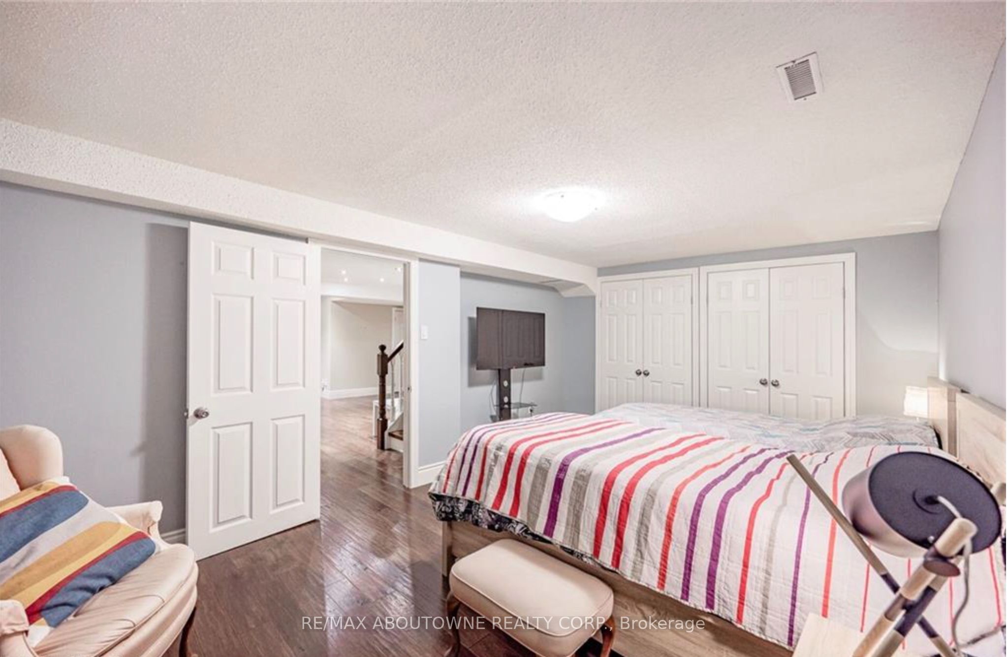 500 Blenheim Crescent, Oakville ‣ W13821154 500 Blenheim Crescent, Oakville ‣ W13821154