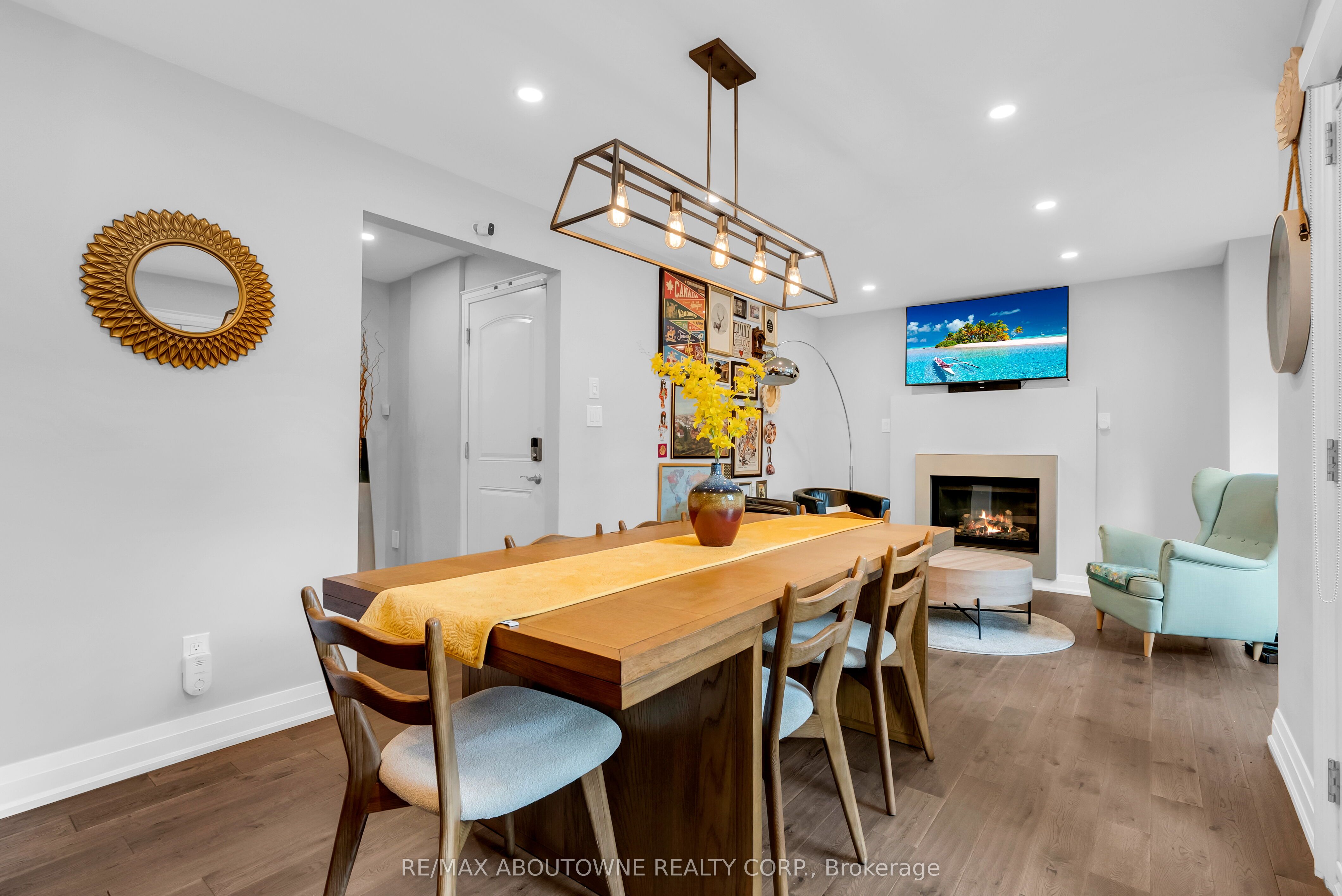 428 Brookmill Road, Oakville ‣ W13821214 428 Brookmill Road, Oakville ‣ W13821214