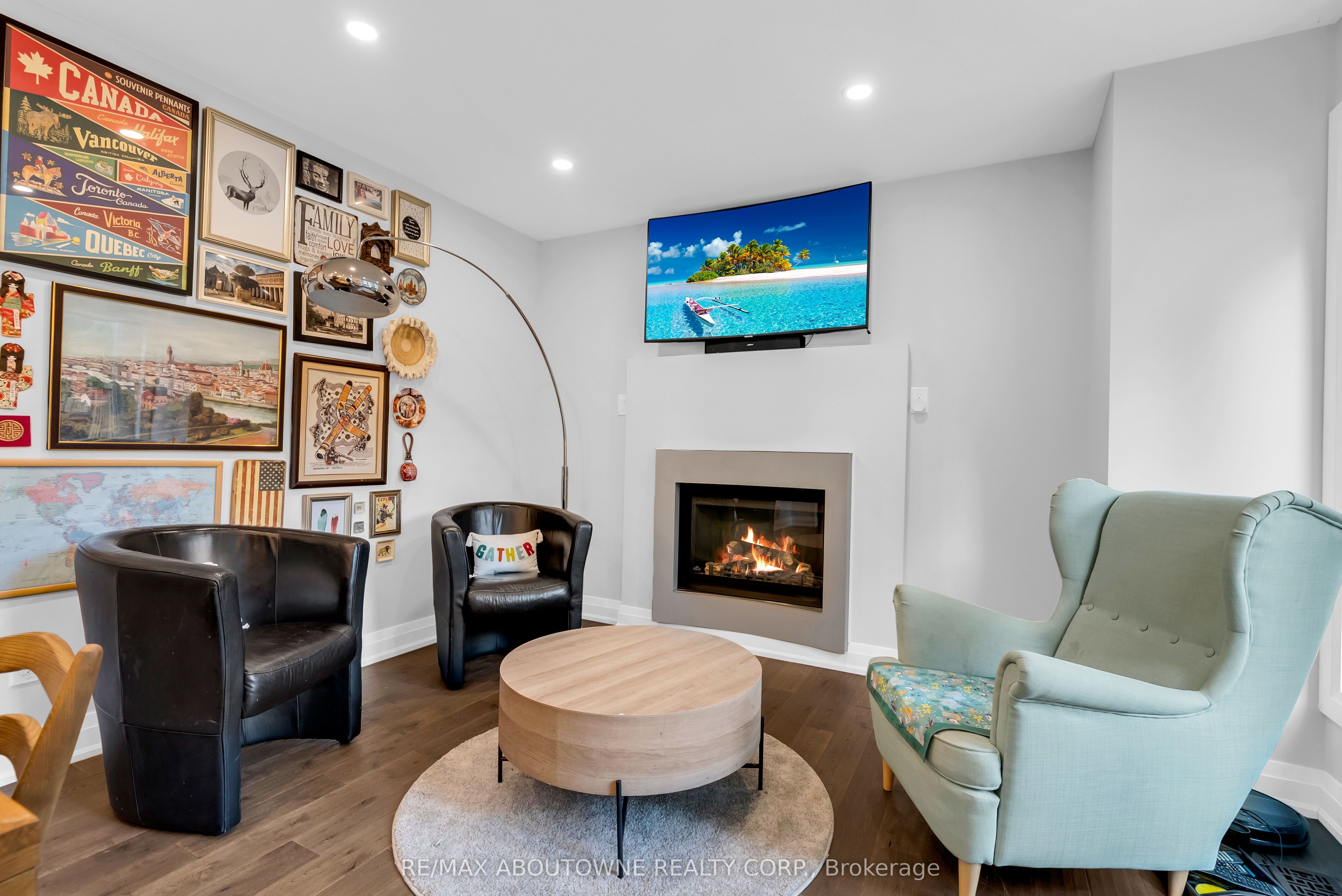 428 Brookmill Road, Oakville ‣ W13821214 428 Brookmill Road, Oakville ‣ W13821214