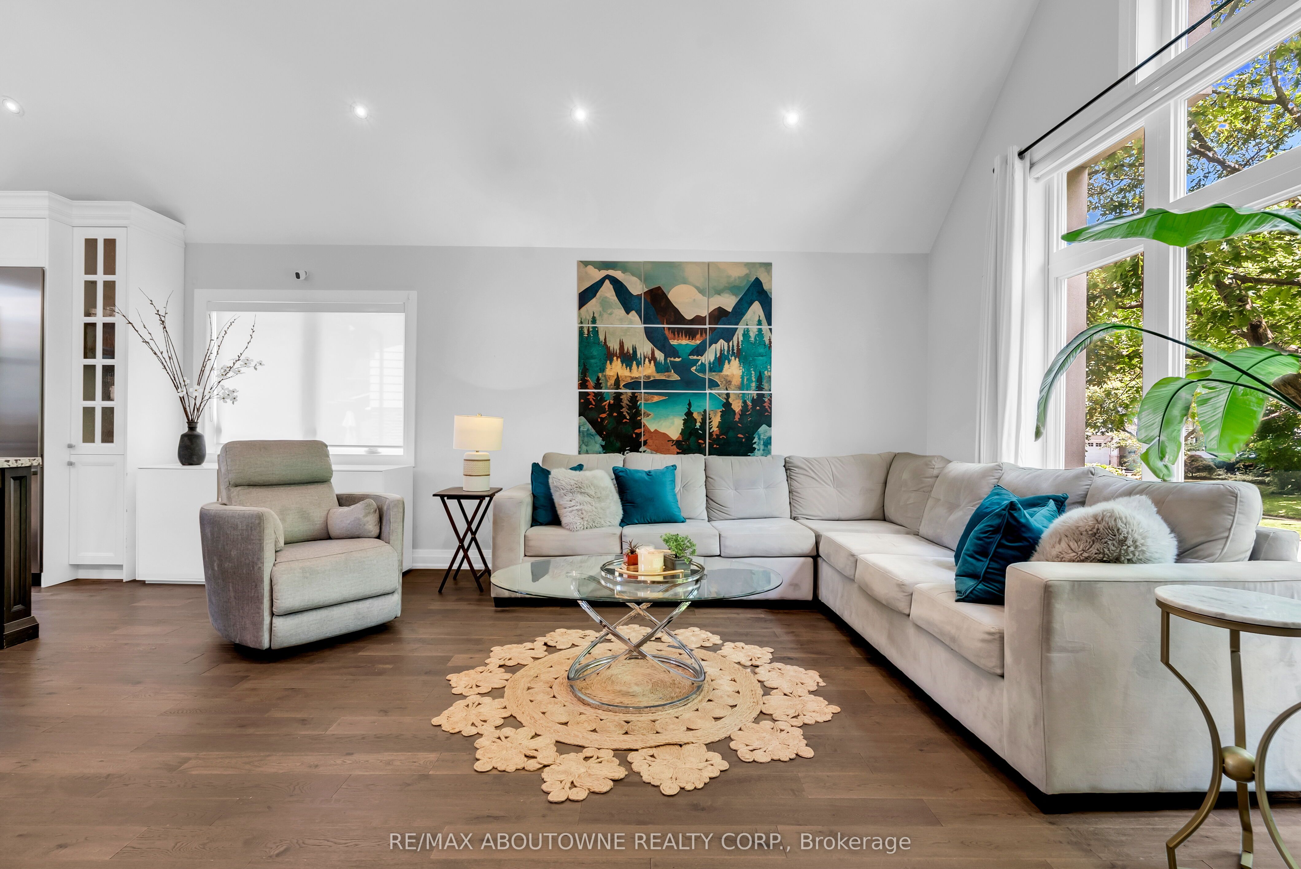 428 Brookmill Road, Oakville ‣ W13821214 428 Brookmill Road, Oakville ‣ W13821214