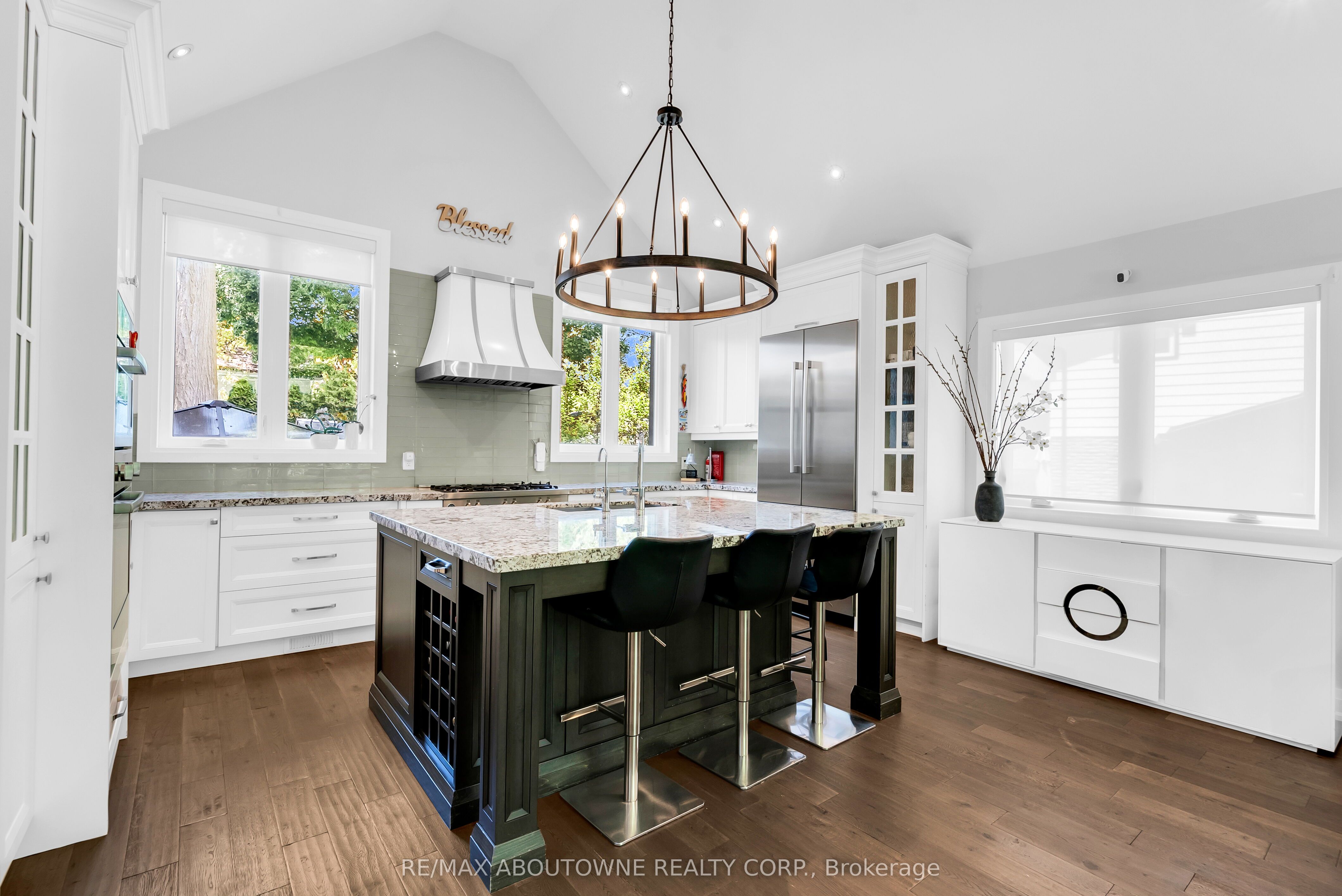 428 Brookmill Road, Oakville ‣ W13821214 428 Brookmill Road, Oakville ‣ W13821214