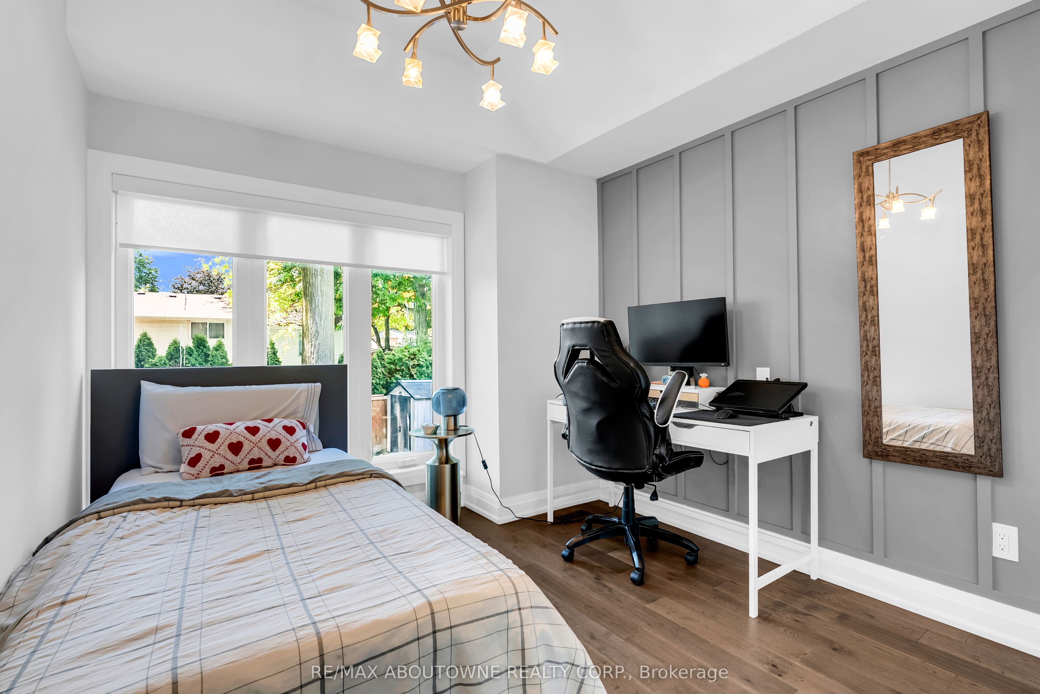 428 Brookmill Road, Oakville ‣ W13821214 428 Brookmill Road, Oakville ‣ W13821214
