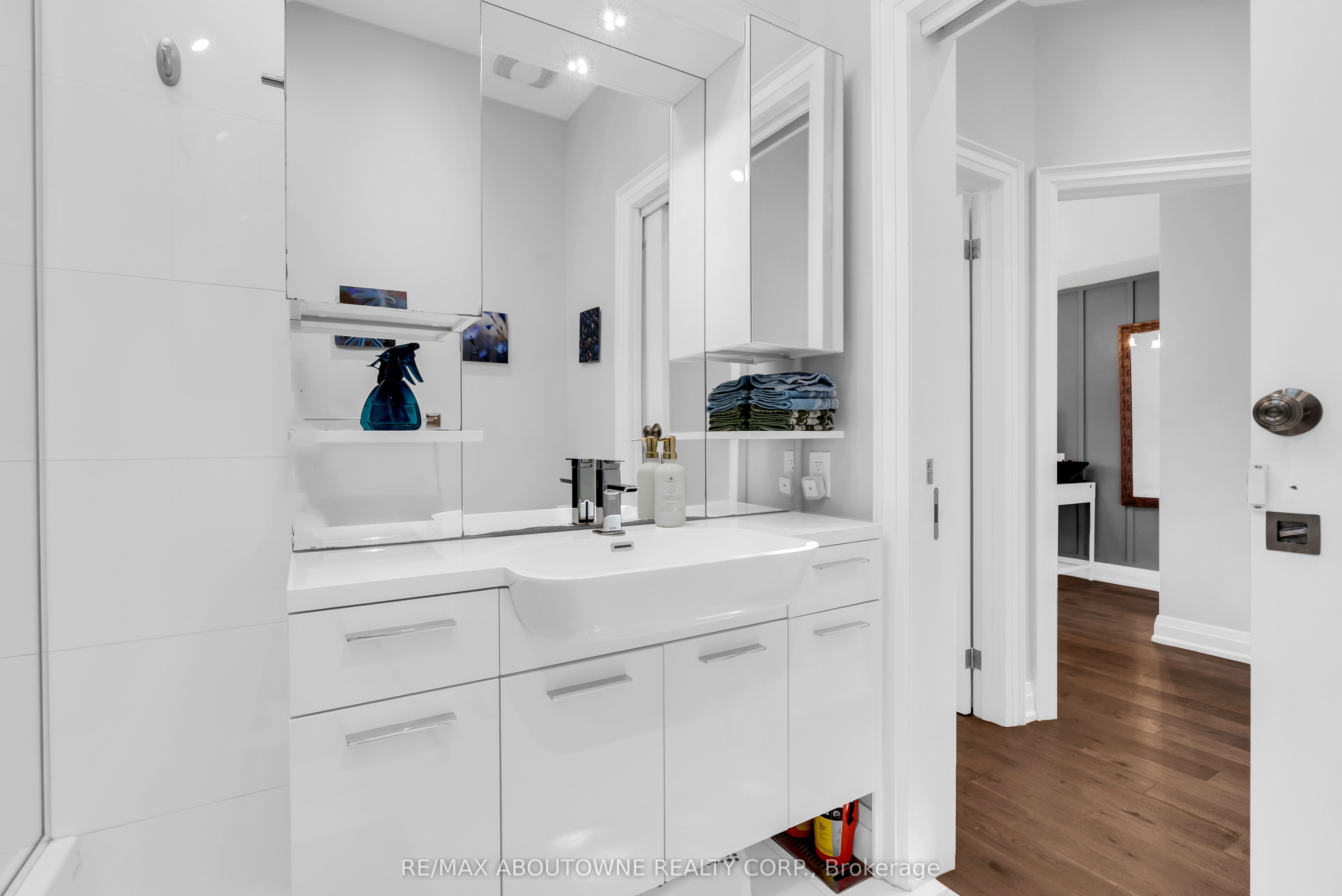 428 Brookmill Road, Oakville ‣ W13821214 428 Brookmill Road, Oakville ‣ W13821214