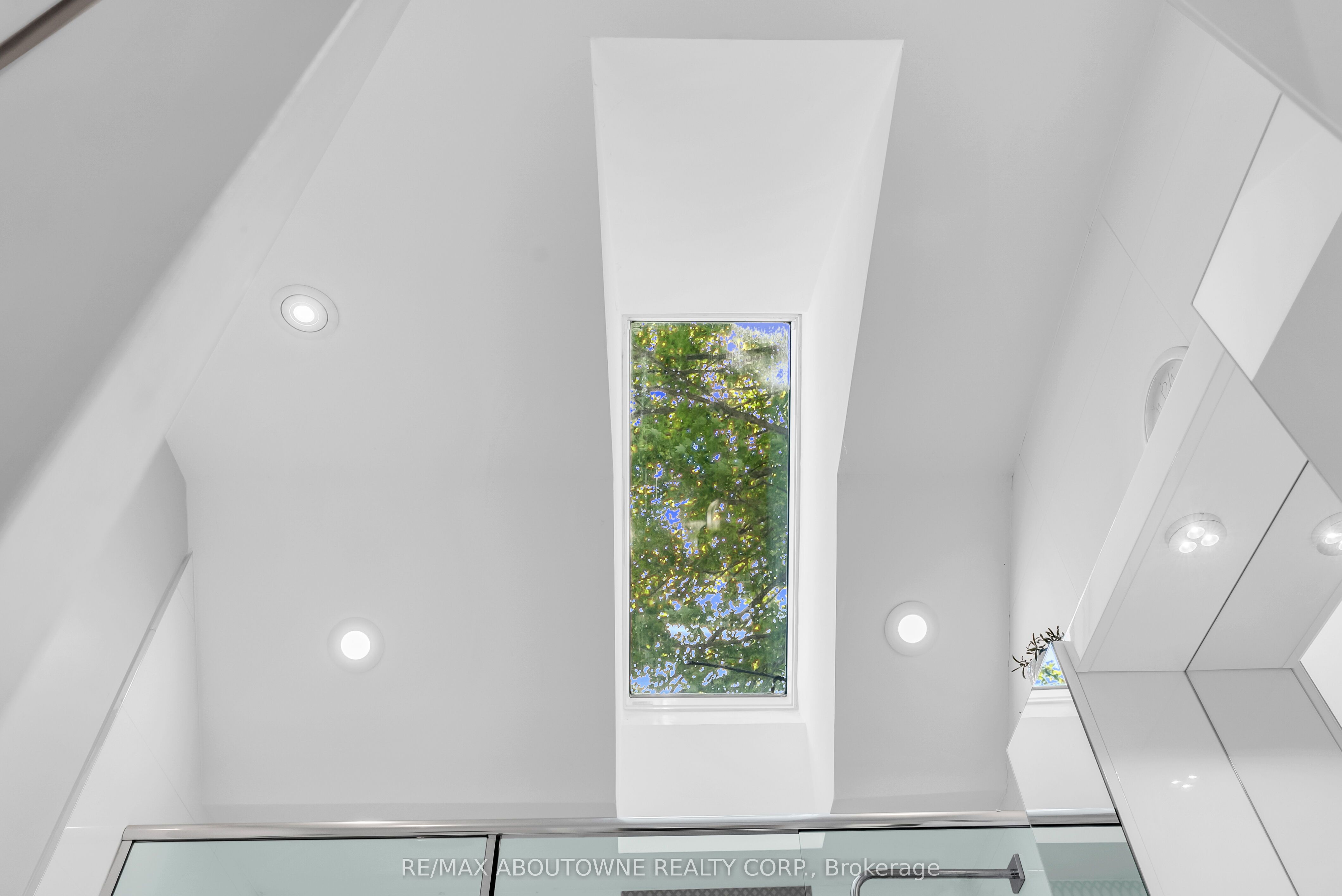 428 Brookmill Road, Oakville ‣ W13821214 428 Brookmill Road, Oakville ‣ W13821214