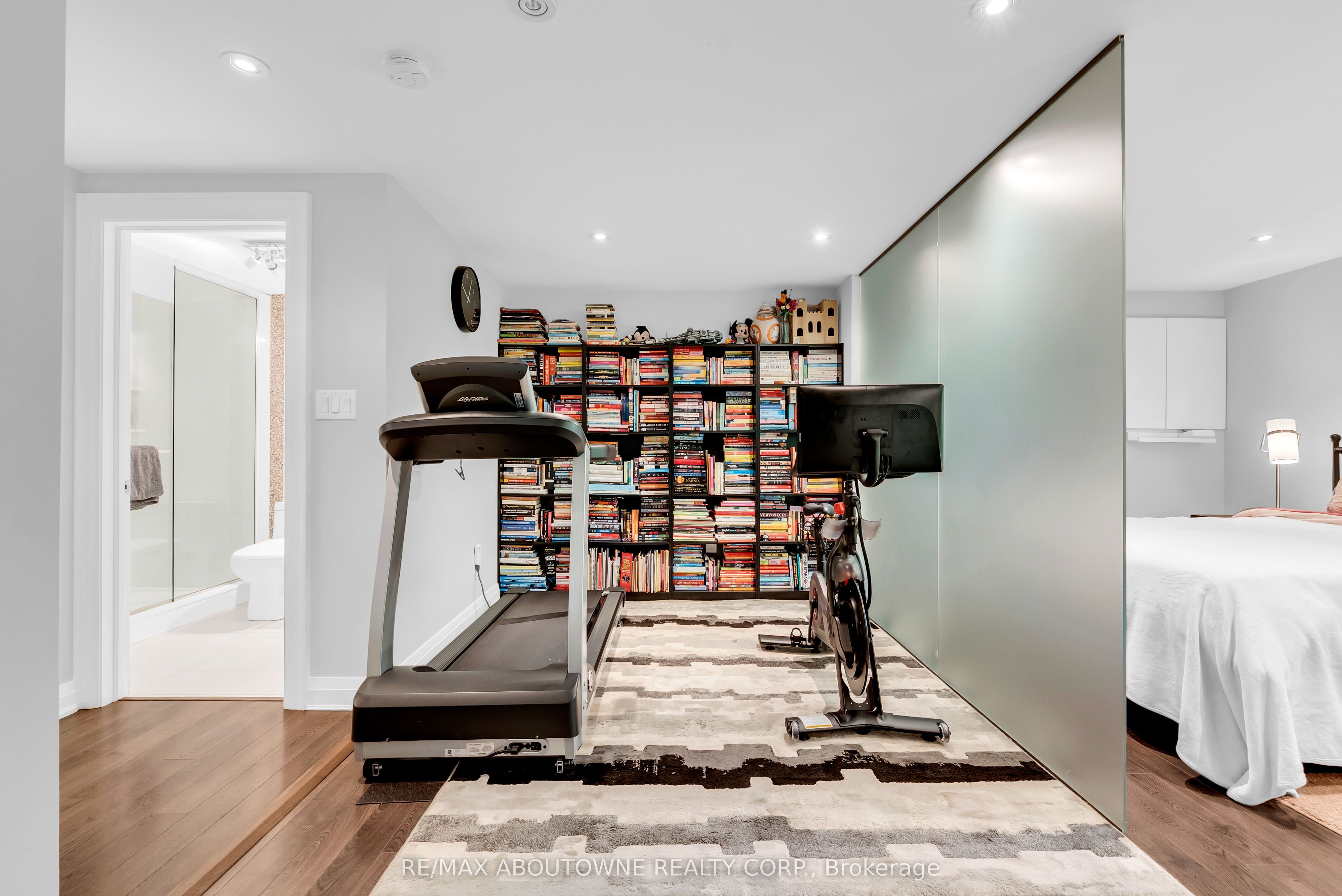 428 Brookmill Road, Oakville ‣ W13821214 428 Brookmill Road, Oakville ‣ W13821214