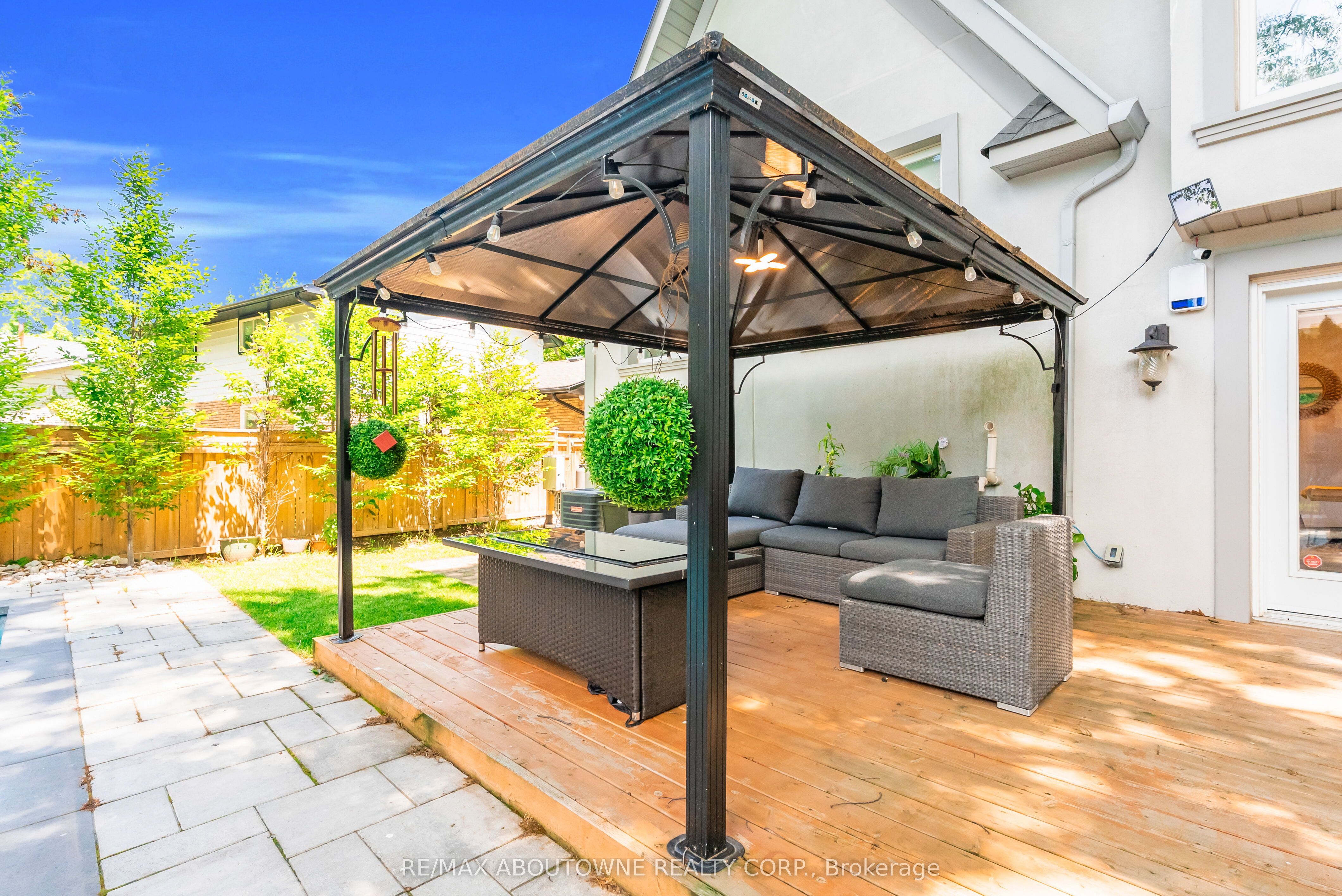 428 Brookmill Road, Oakville ‣ W13821214 428 Brookmill Road, Oakville ‣ W13821214