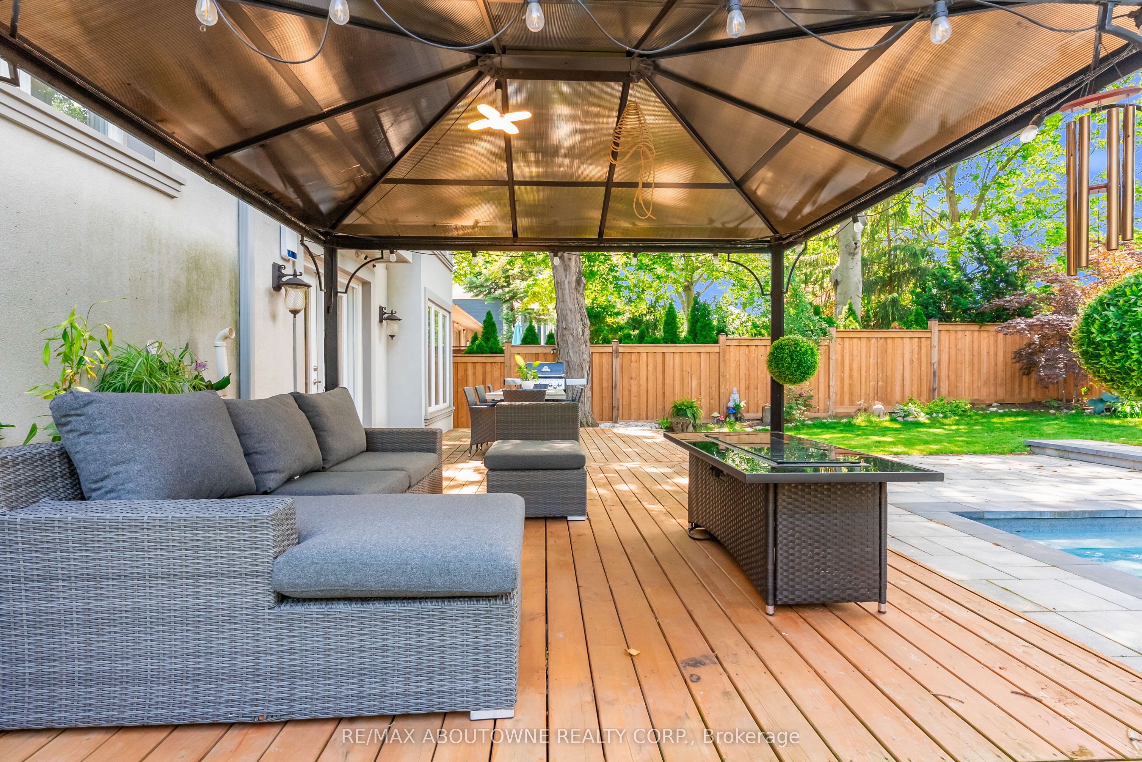 428 Brookmill Road, Oakville ‣ W13821214 428 Brookmill Road, Oakville ‣ W13821214