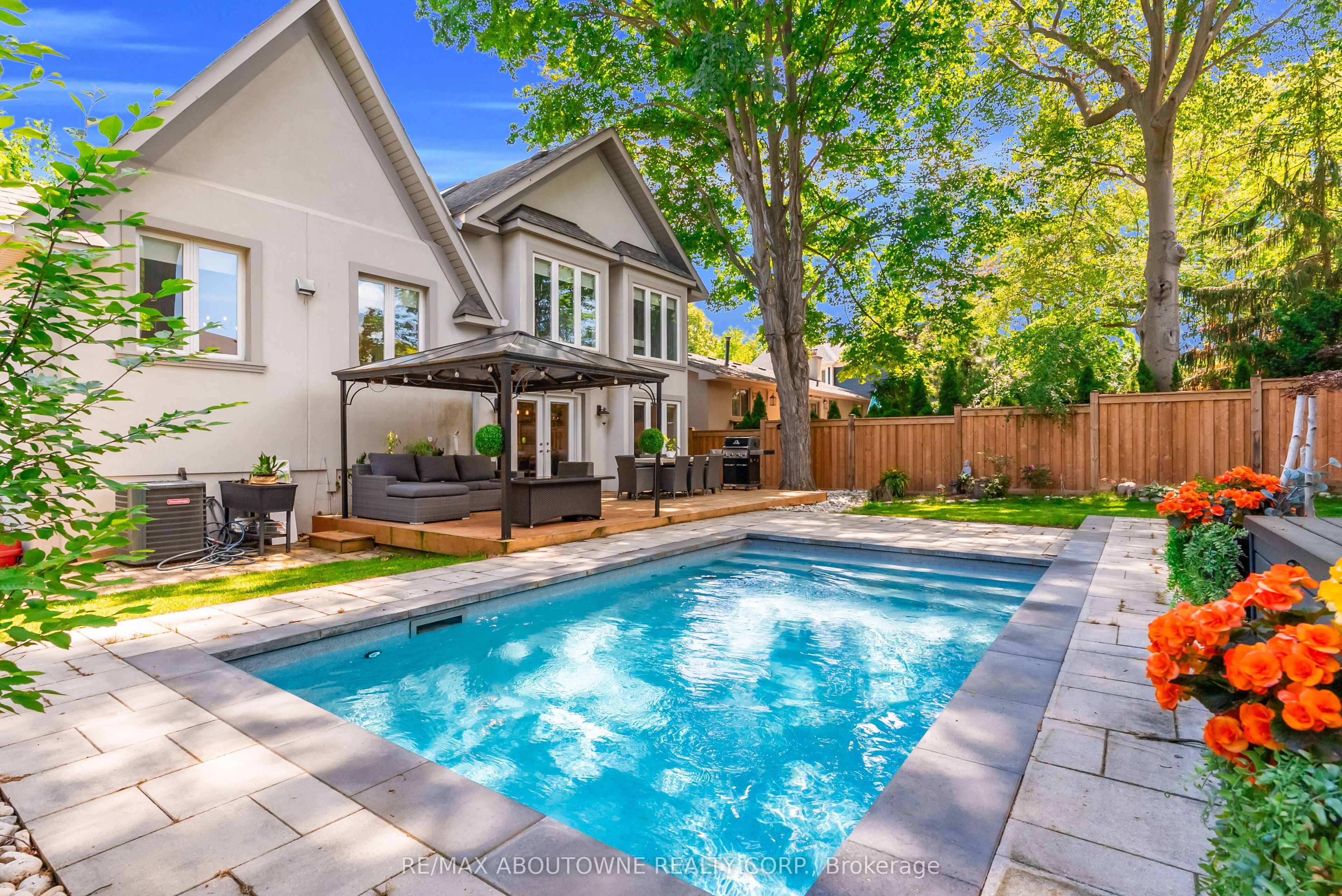 428 Brookmill Road, Oakville ‣ W13821214 428 Brookmill Road, Oakville ‣ W13821214