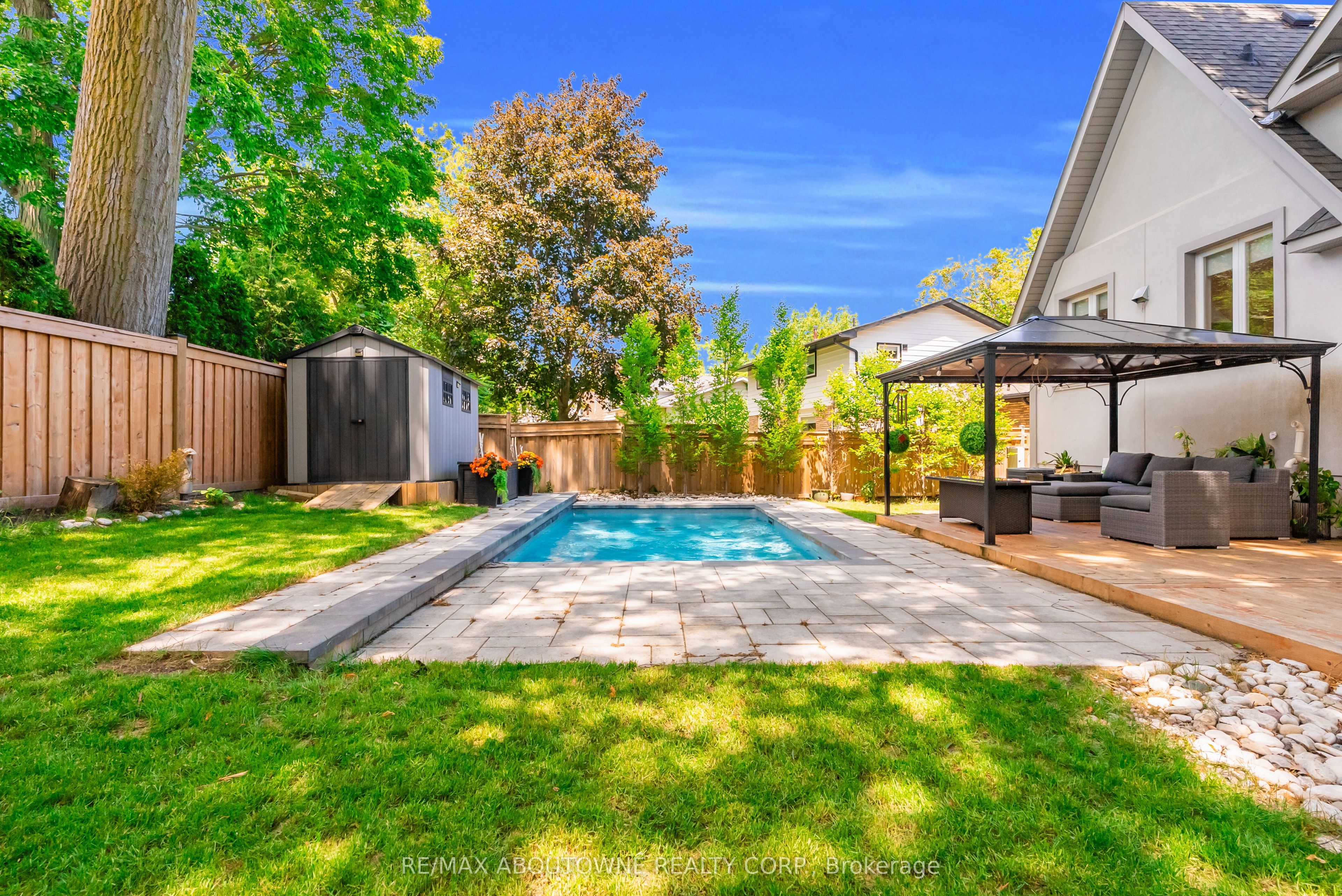 428 Brookmill Road, Oakville ‣ W13821214 428 Brookmill Road, Oakville ‣ W13821214
